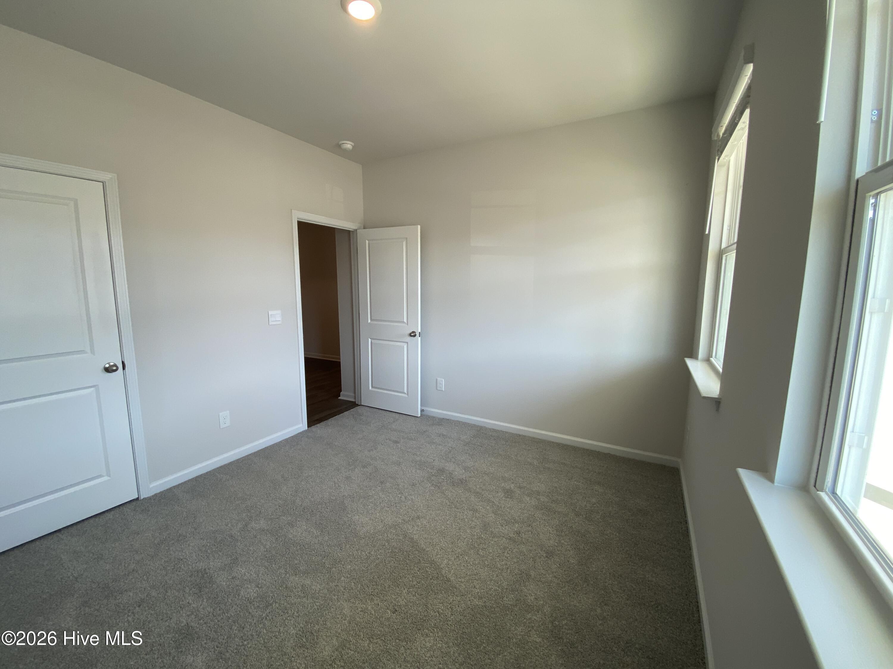 100553677 | Photo 26