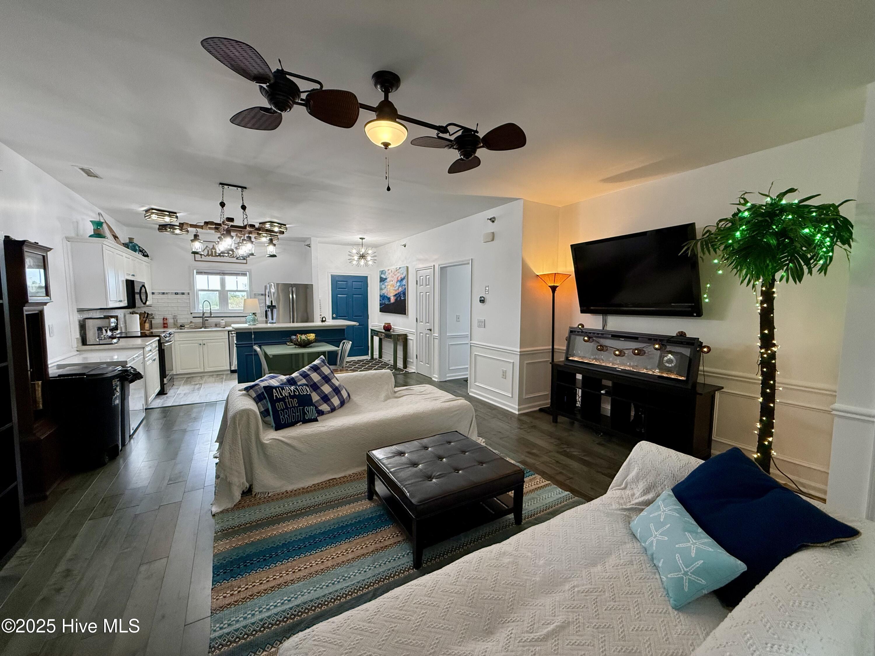 100547430 | Photo 35