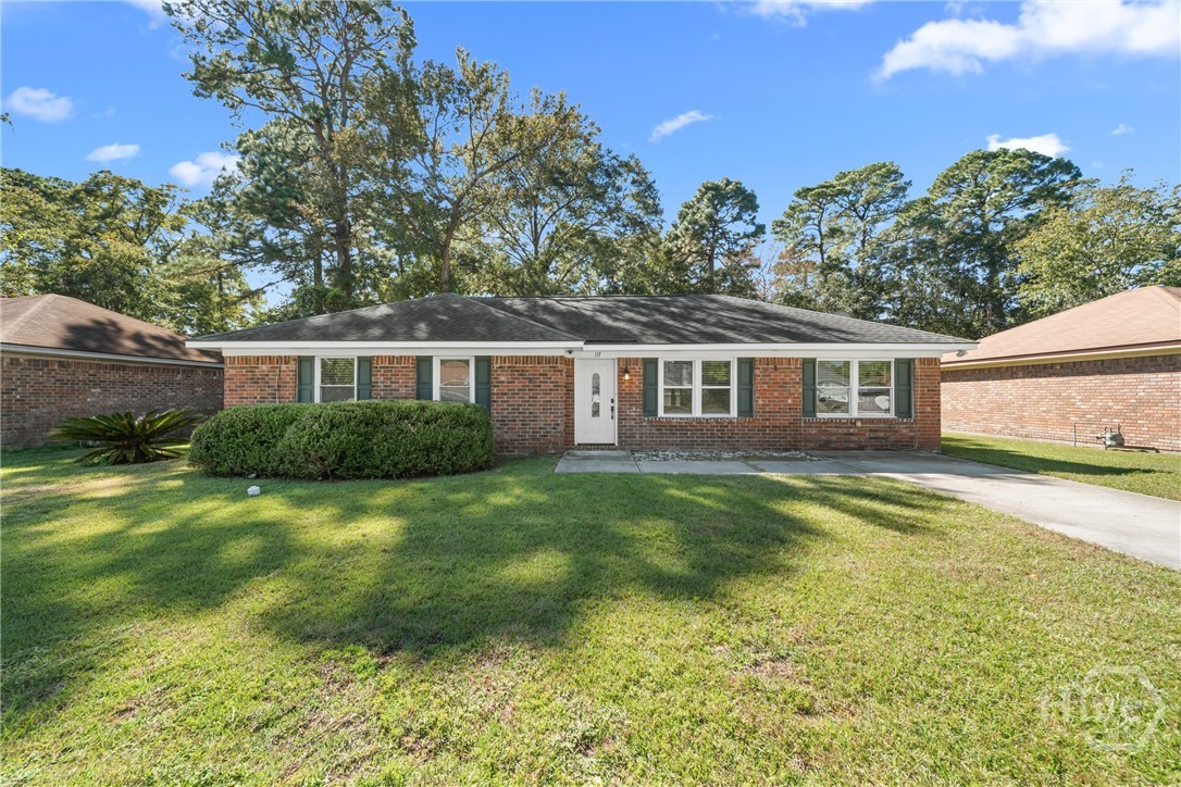 Photo 1 of Single family home for sale at 117 Marian Cir, Savannah, GA 31406 | MLS# SA367173 | Listing updated on 2026-10-27