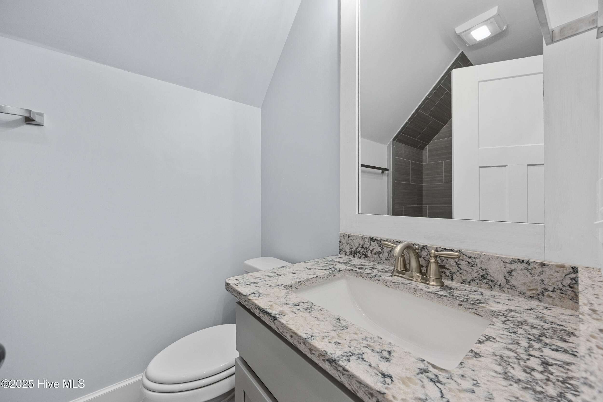 100544586 | Photo 40