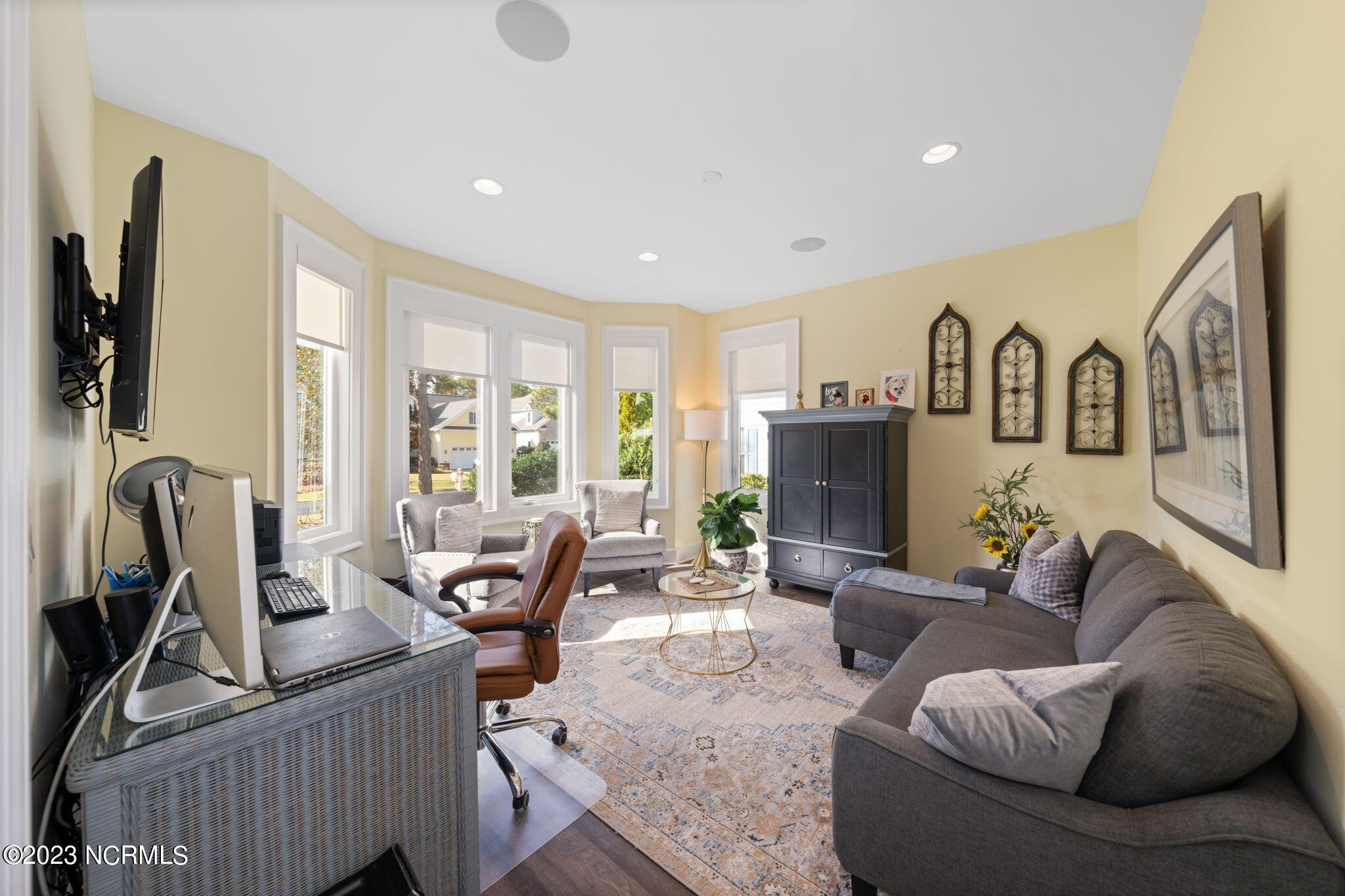 100568274 | Photo 39