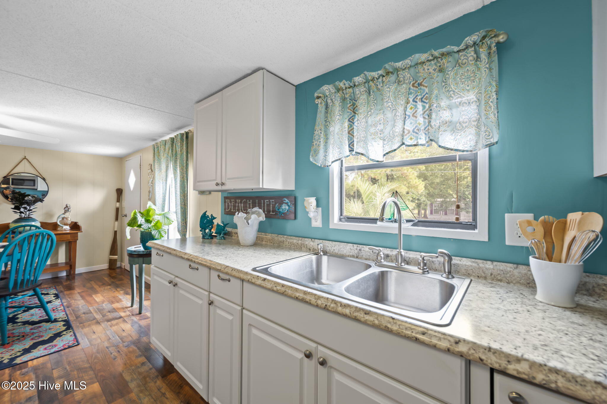 100535152 | Photo 25