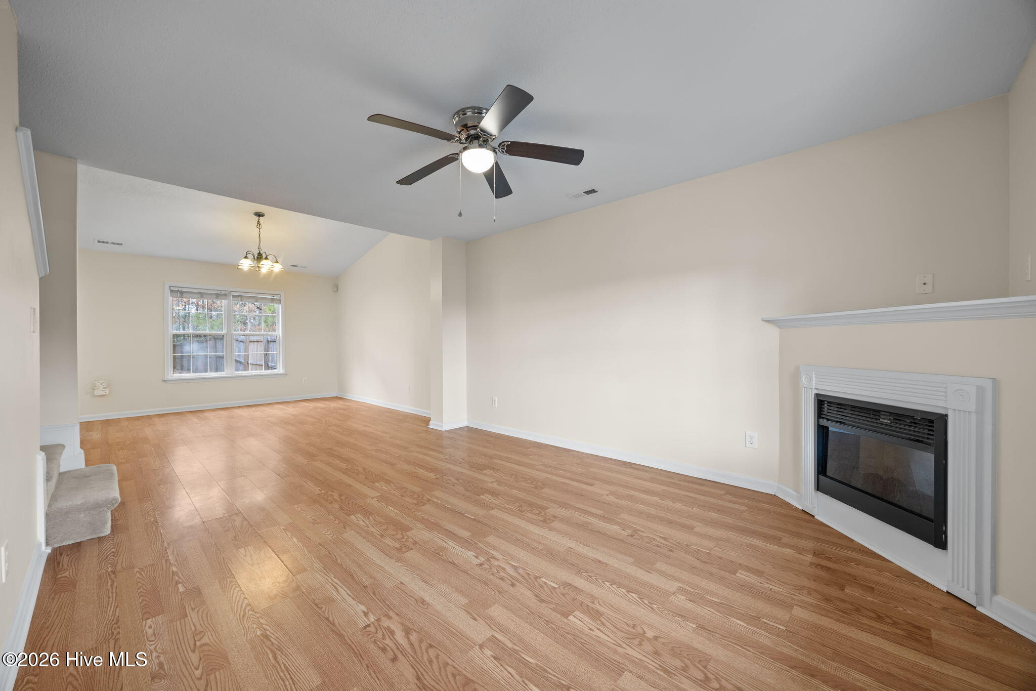 100549500 | Photo 12