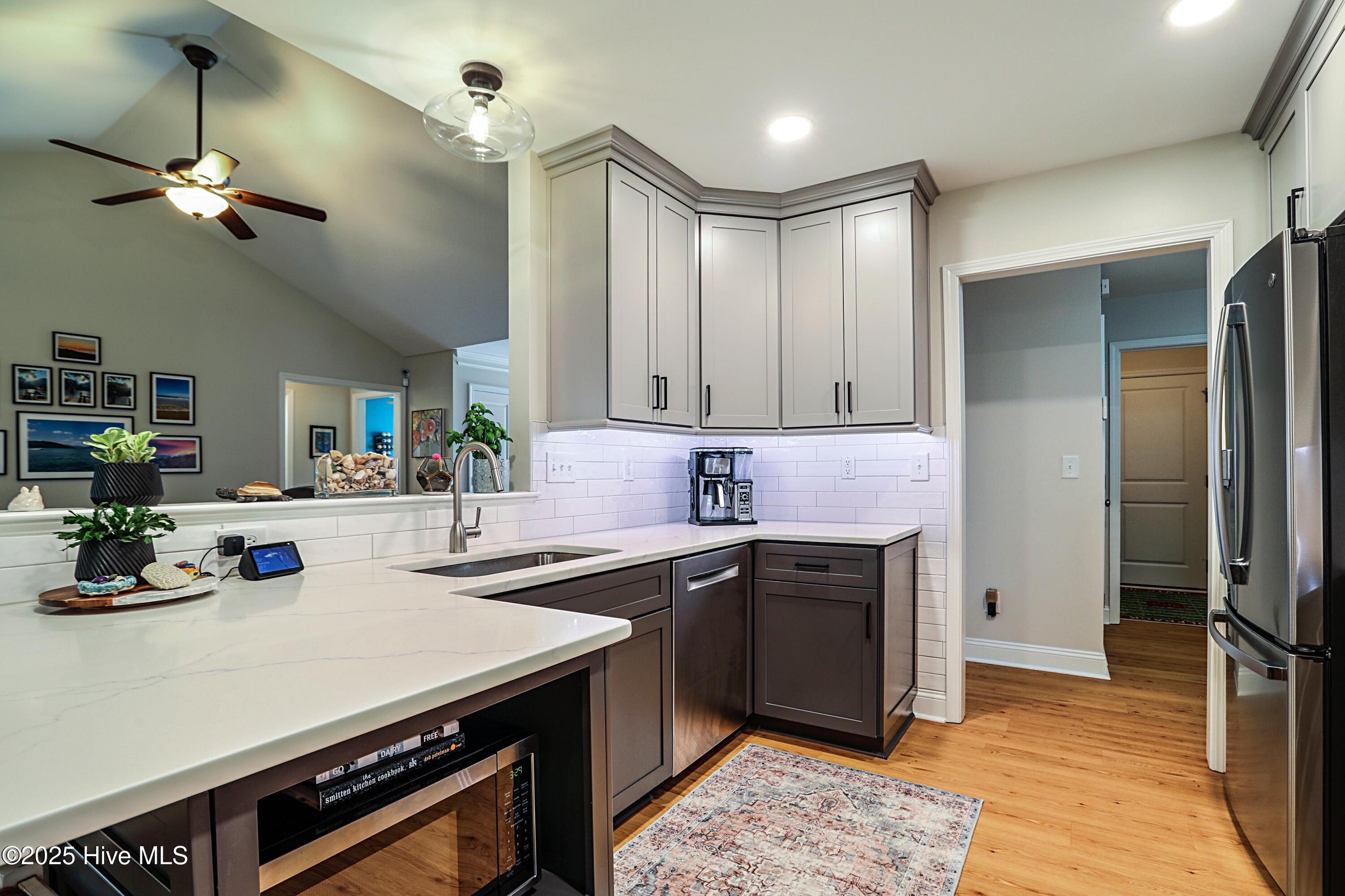 100541806 | Photo 20