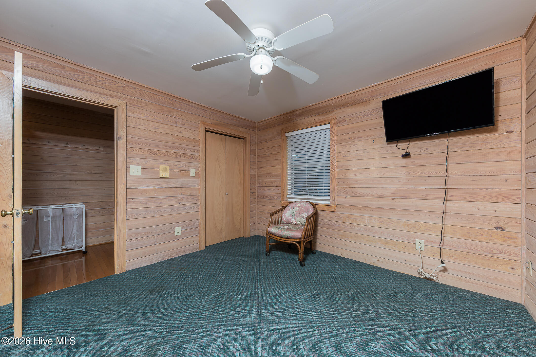 100560422 | Photo 64