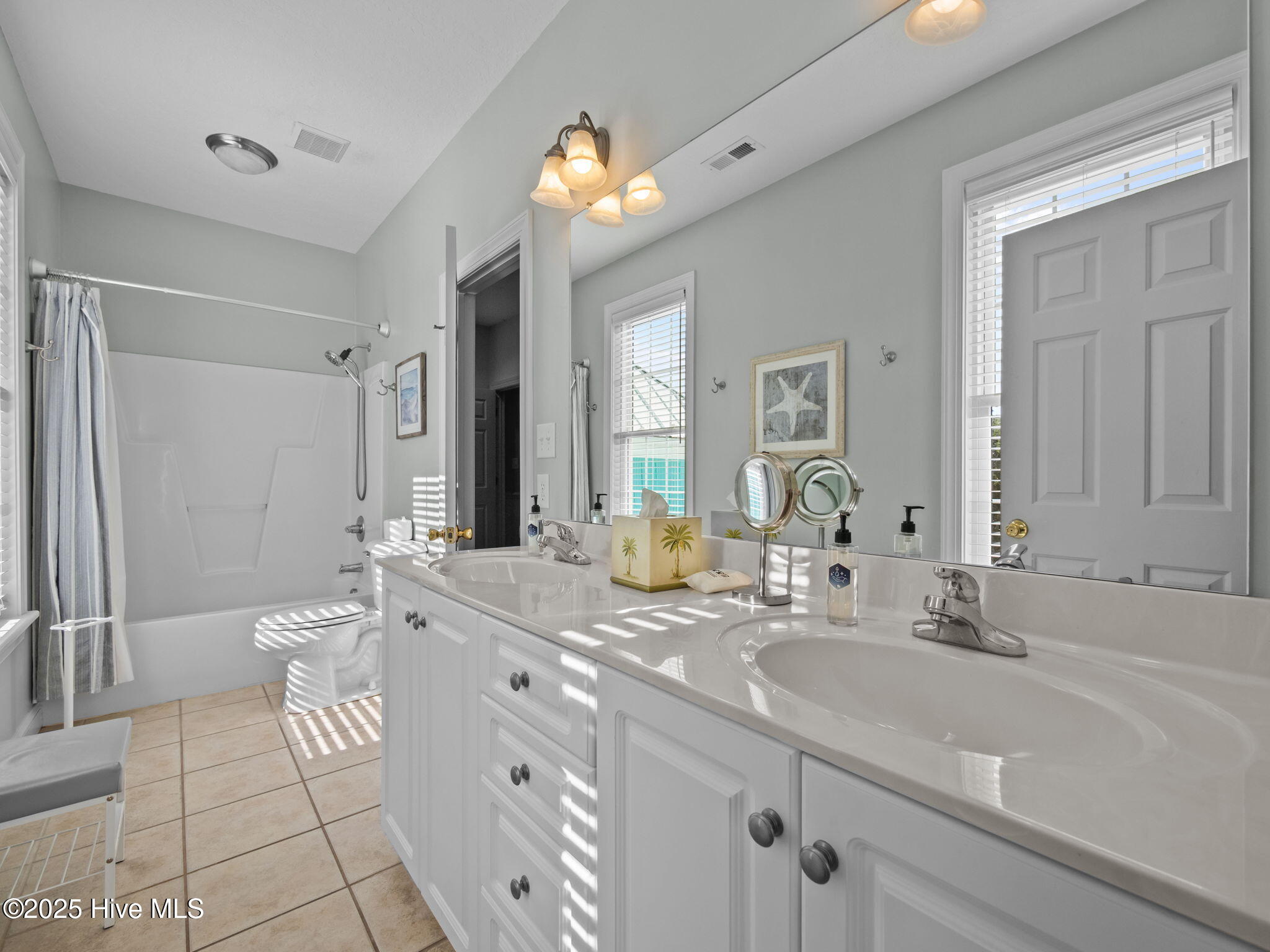 100541168 | Photo 26