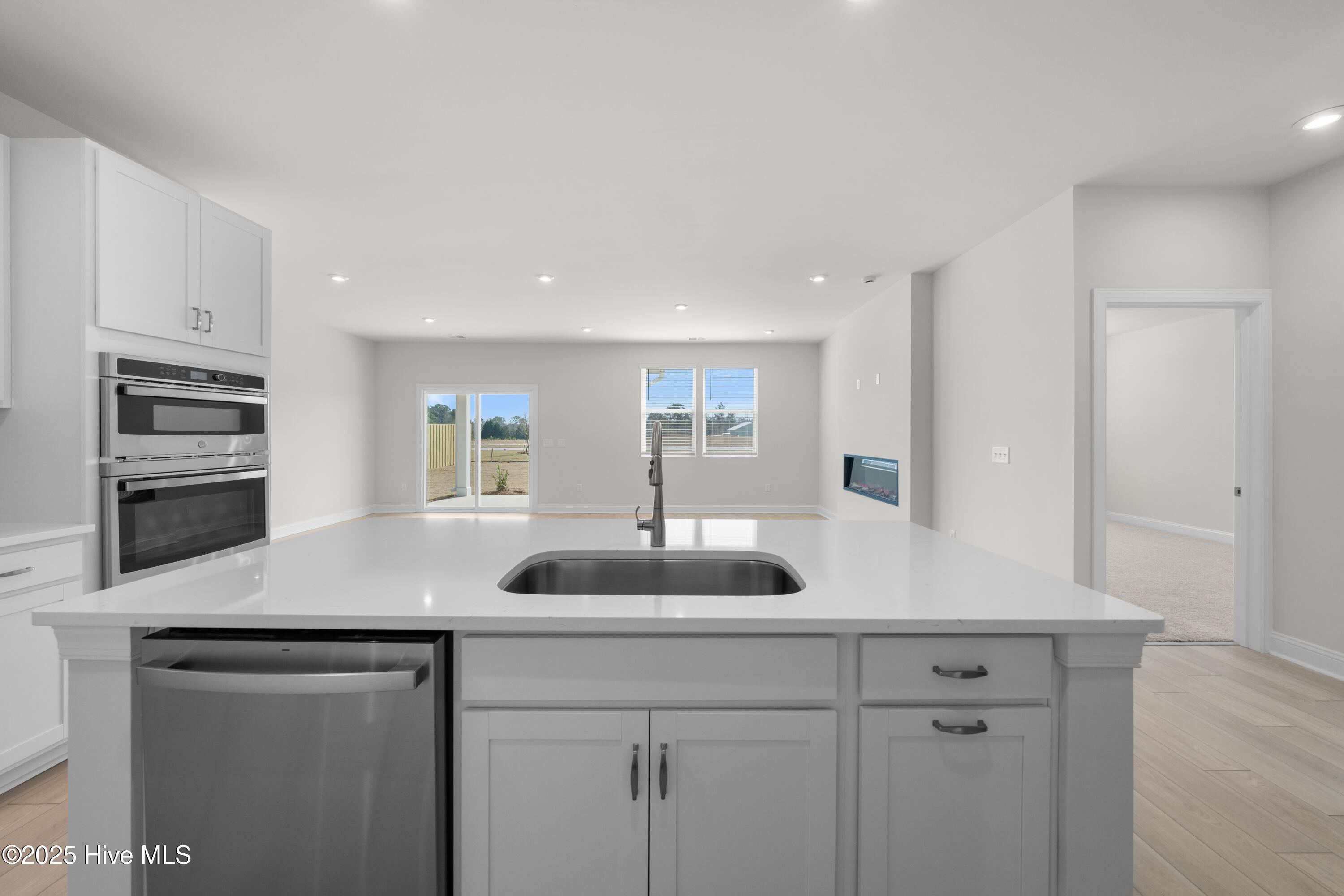 100565958 | Photo 19