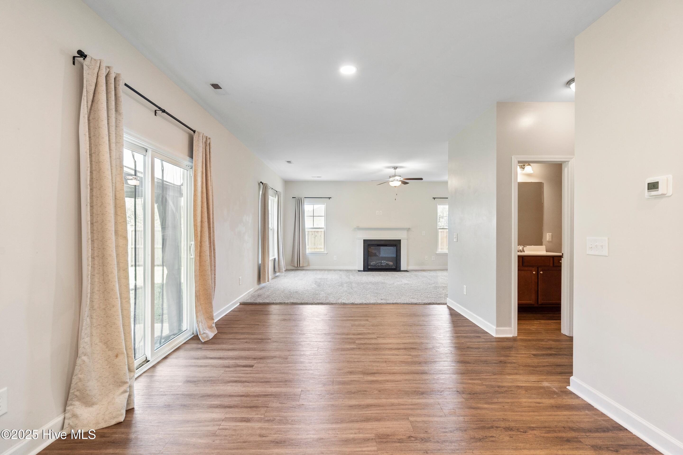 100530674 | Photo 16