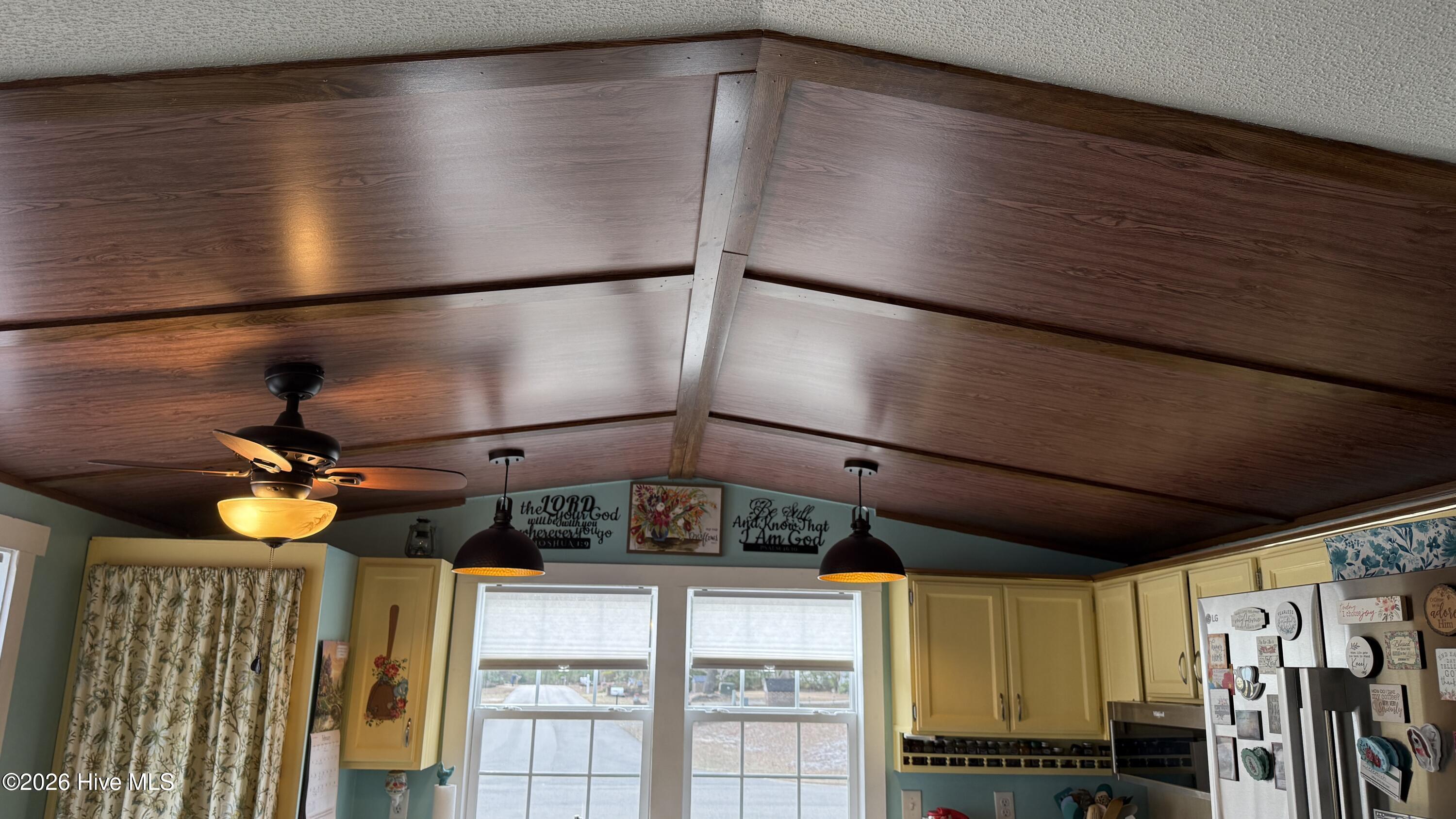 100558747 | Photo 63