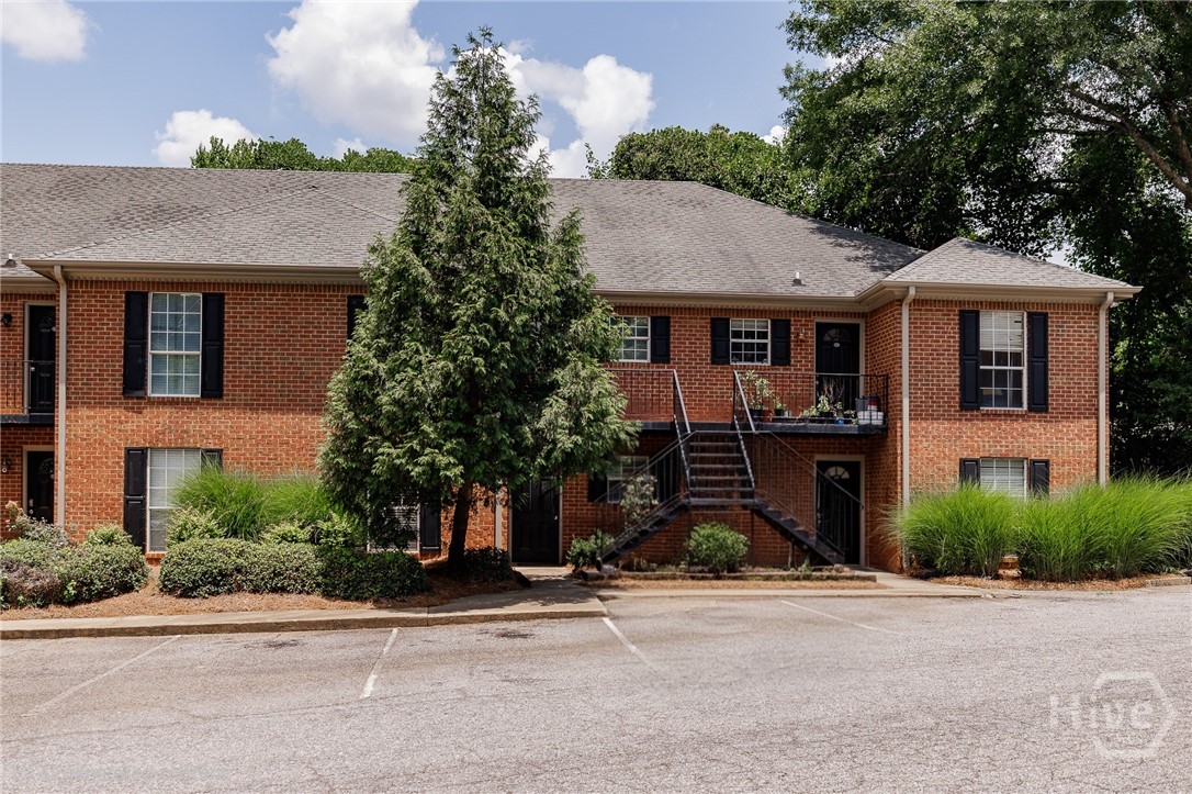 FEATURED LISTINGS