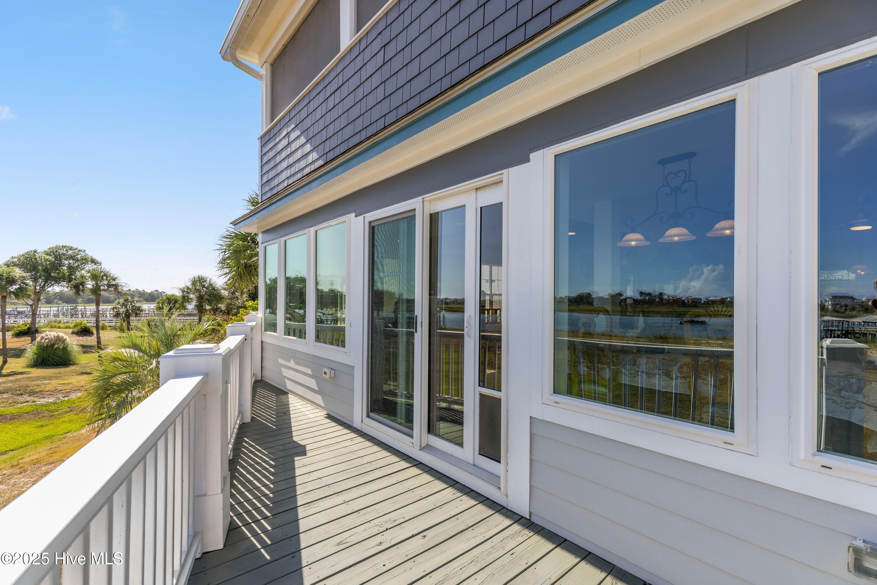 100533338 | Photo 46