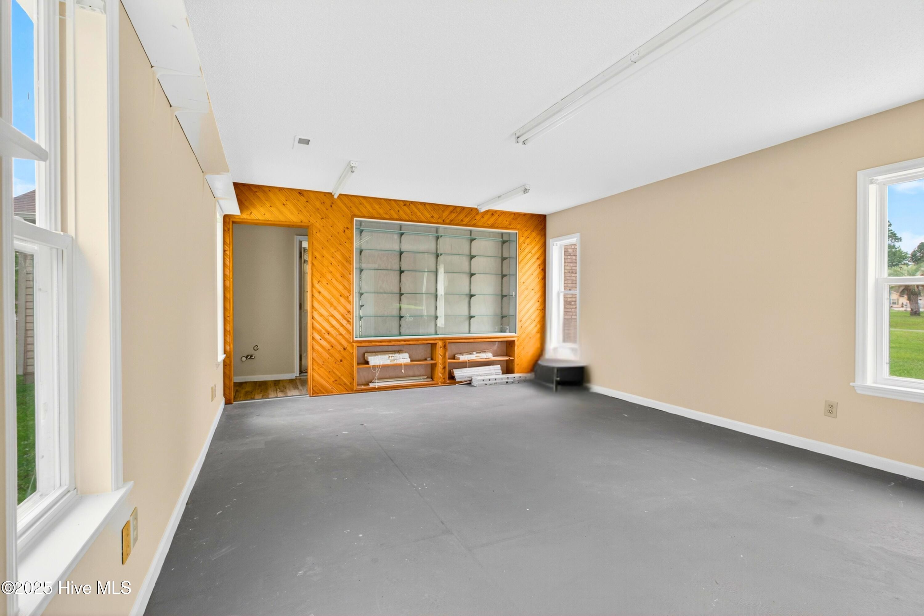 100513022 | Photo 23