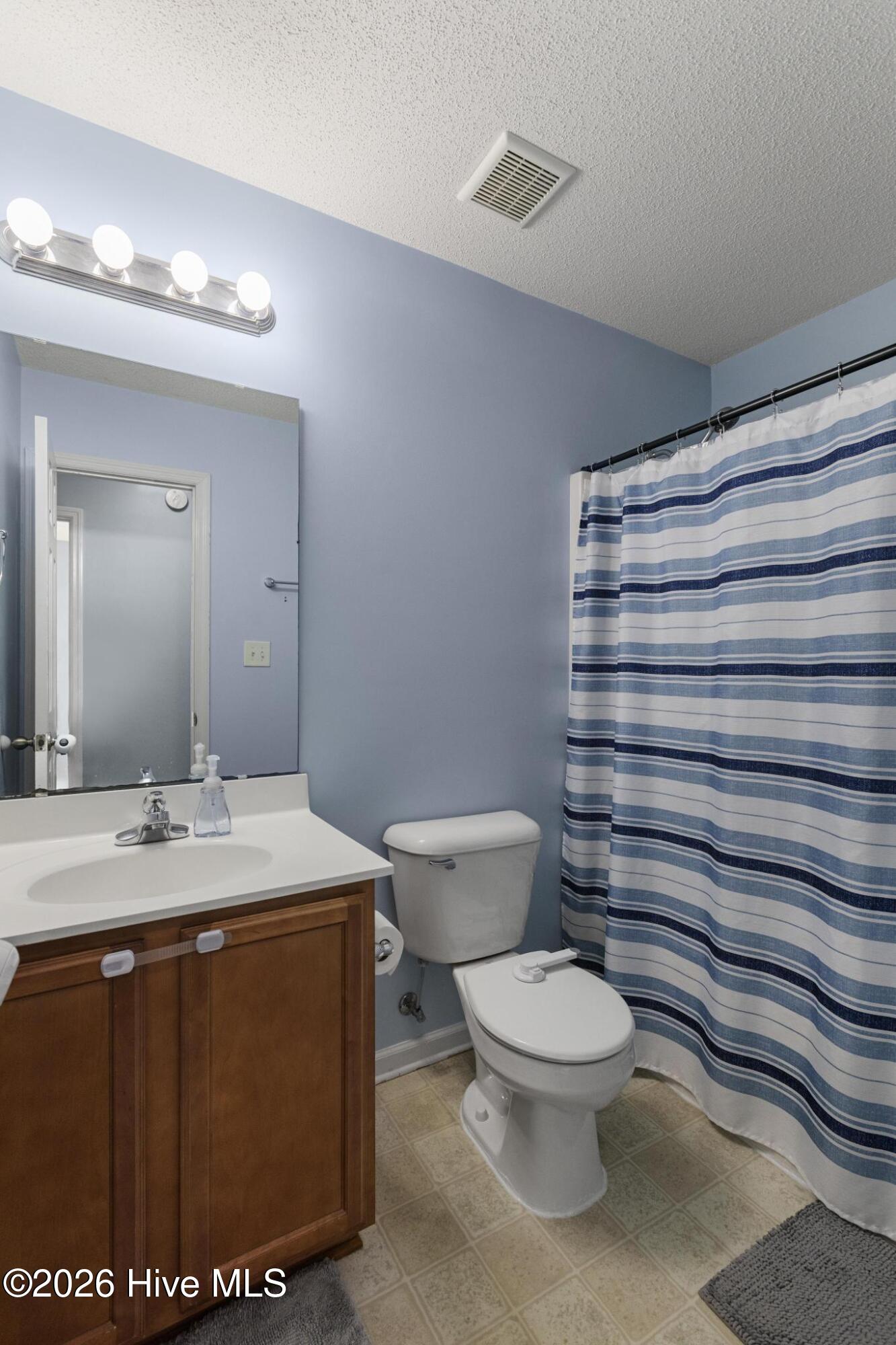 100549884 | Photo 25