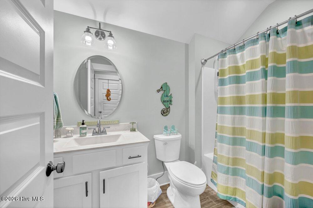 100561584 | Photo 31