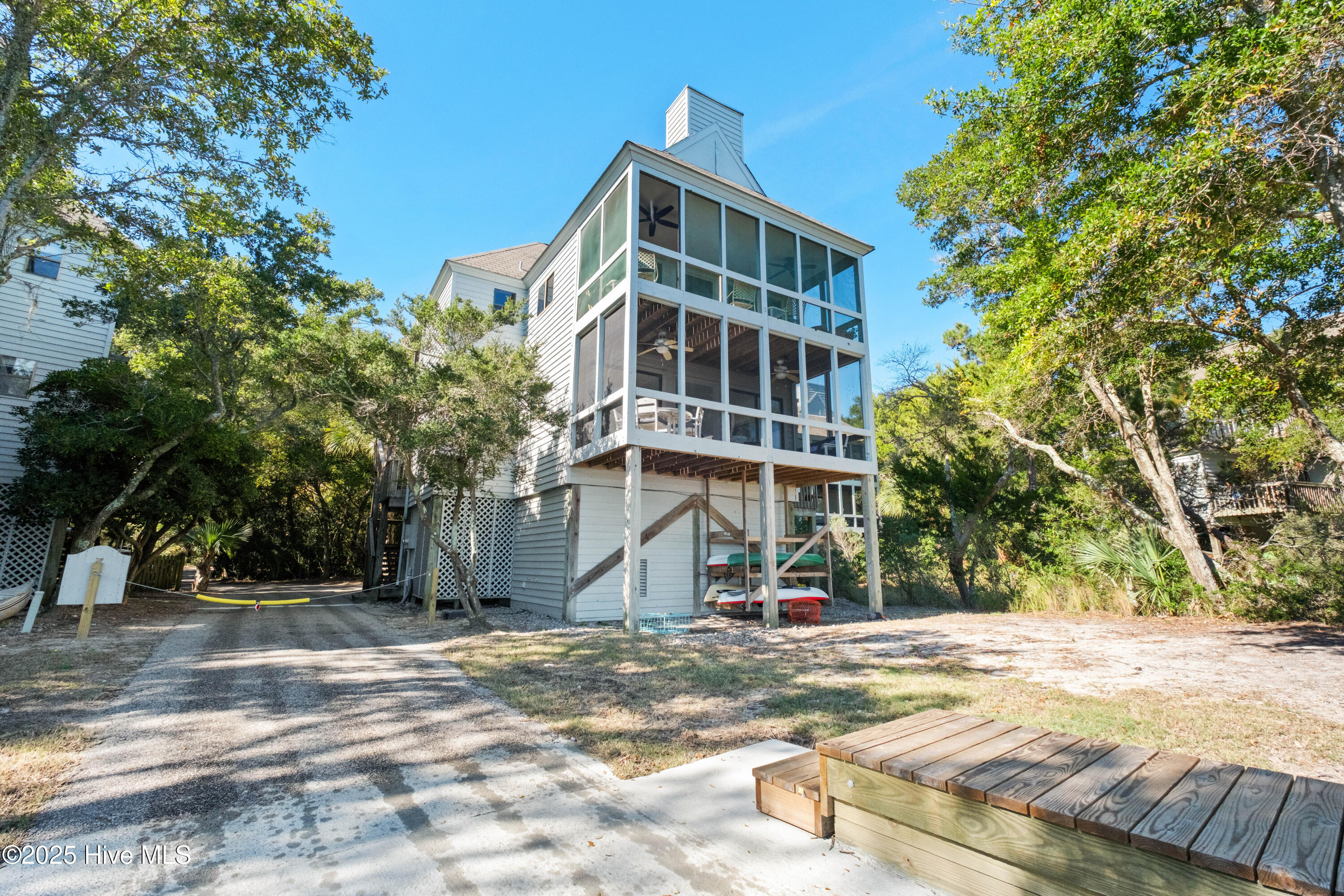 100540303 | Photo 41