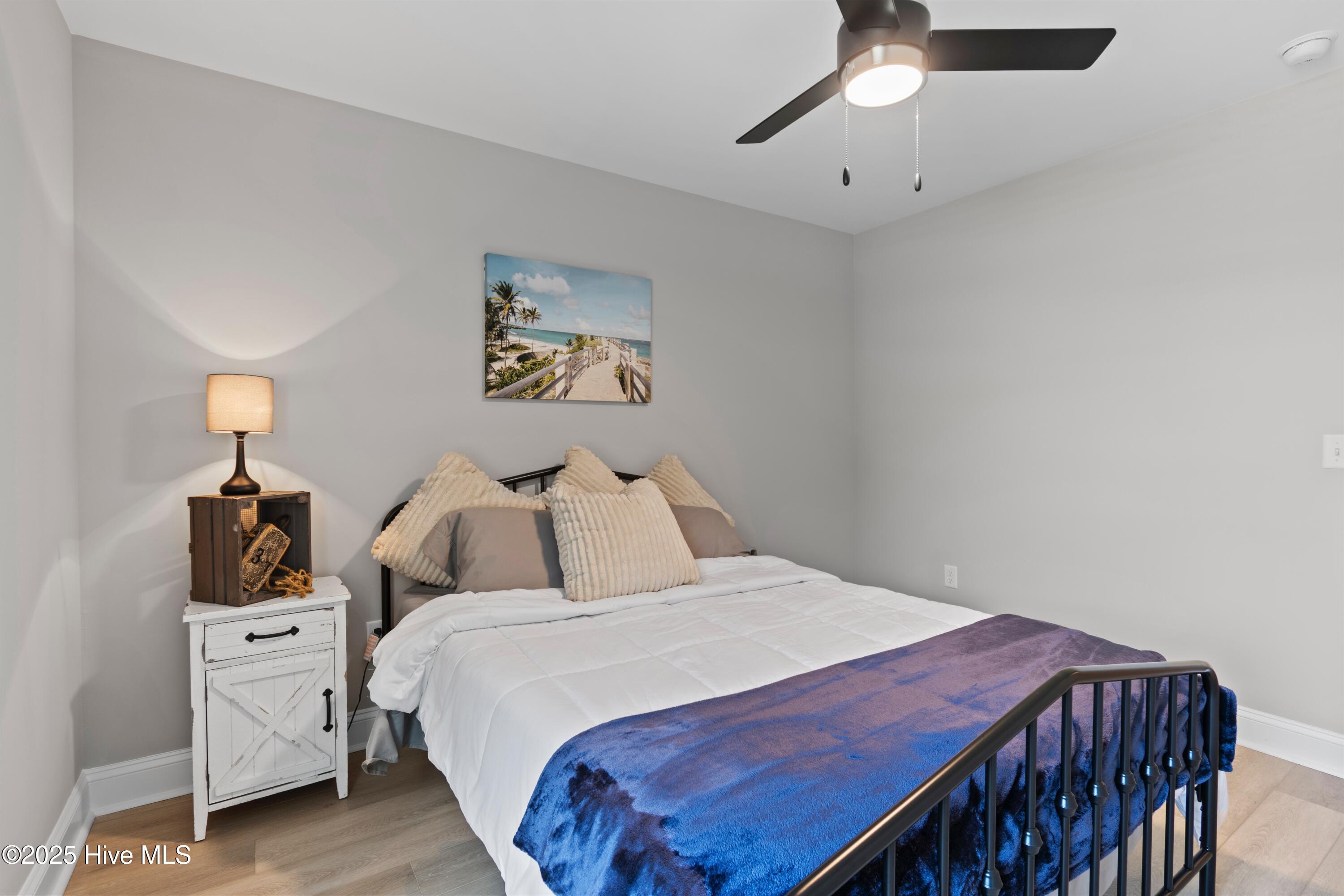 100530702 | Photo 25