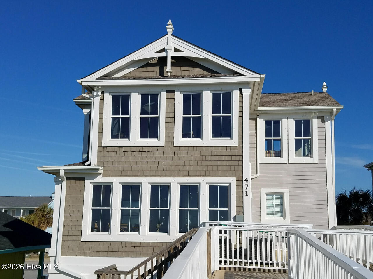 100547774 | Photo 25