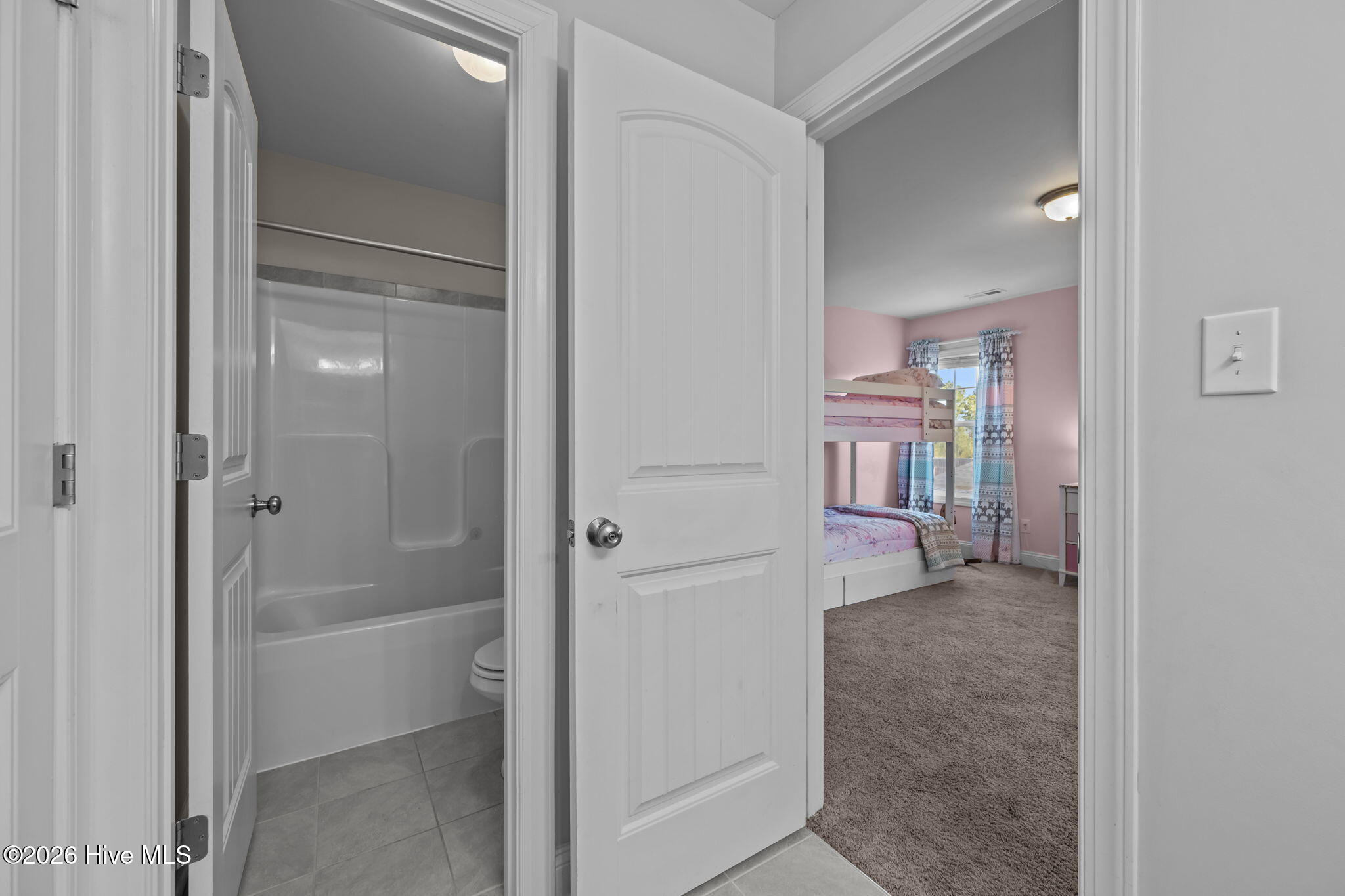 100557396 | Photo 38