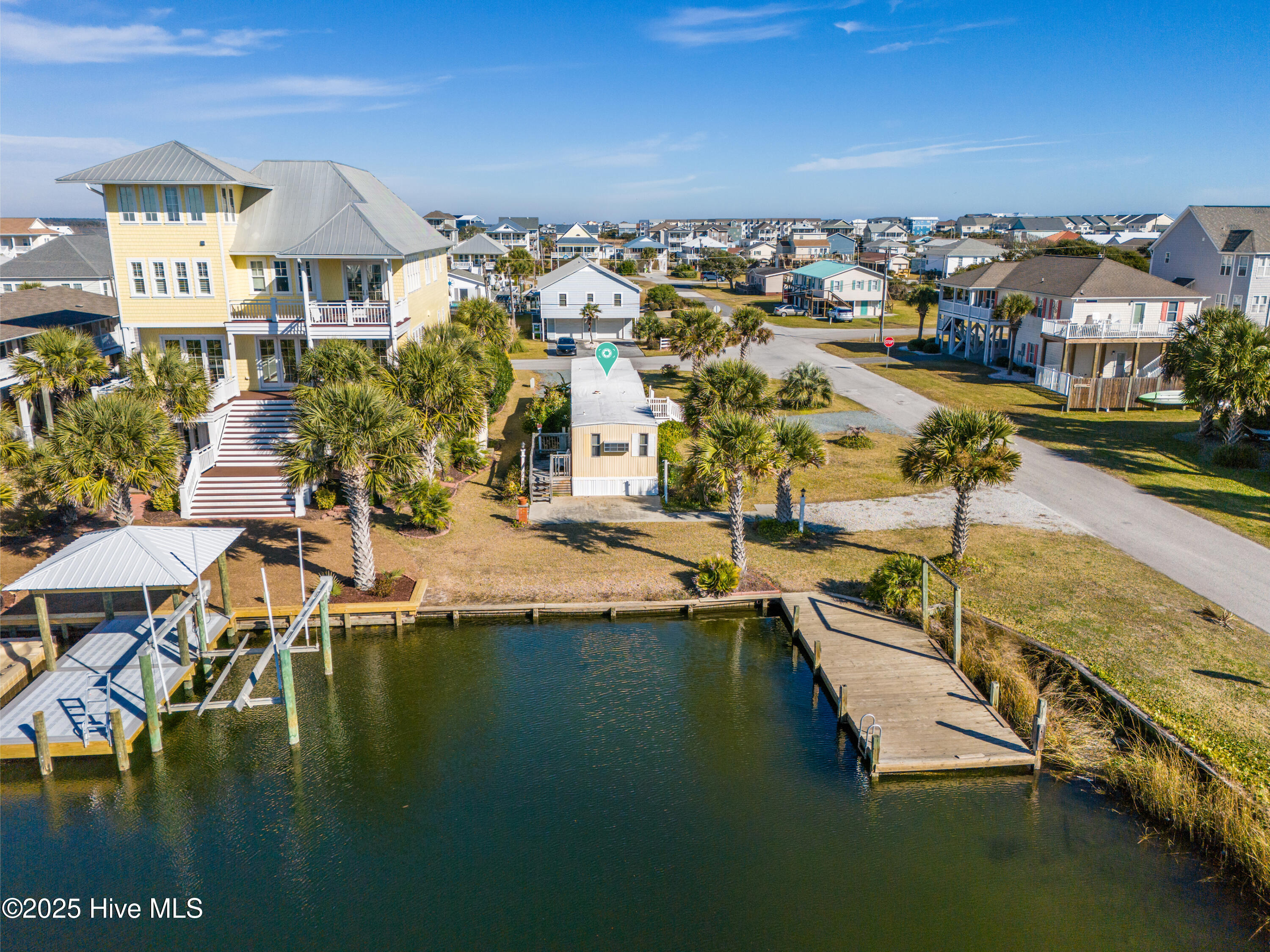 6015 6th Street, Surf City, NC, 28445
