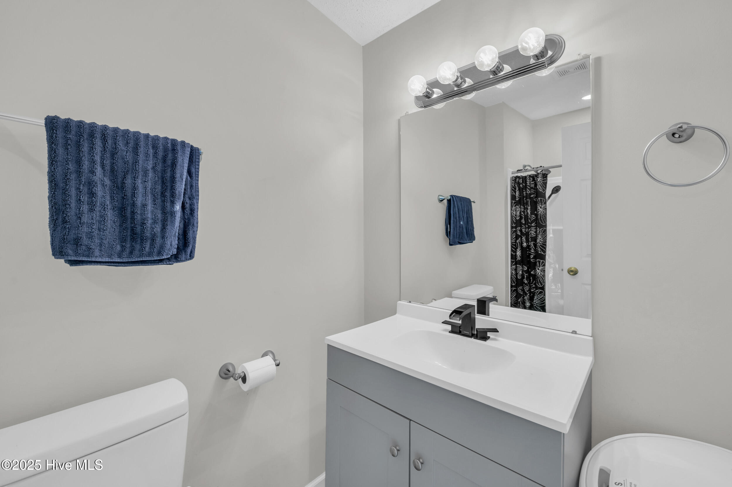 100518918 | Photo 21