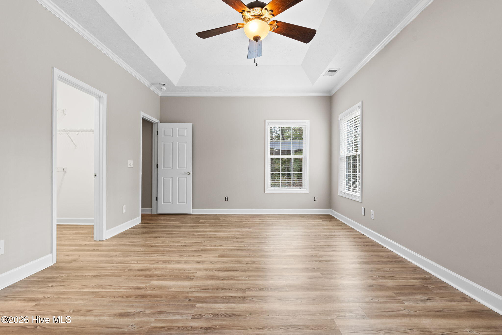 100559407 | Photo 23