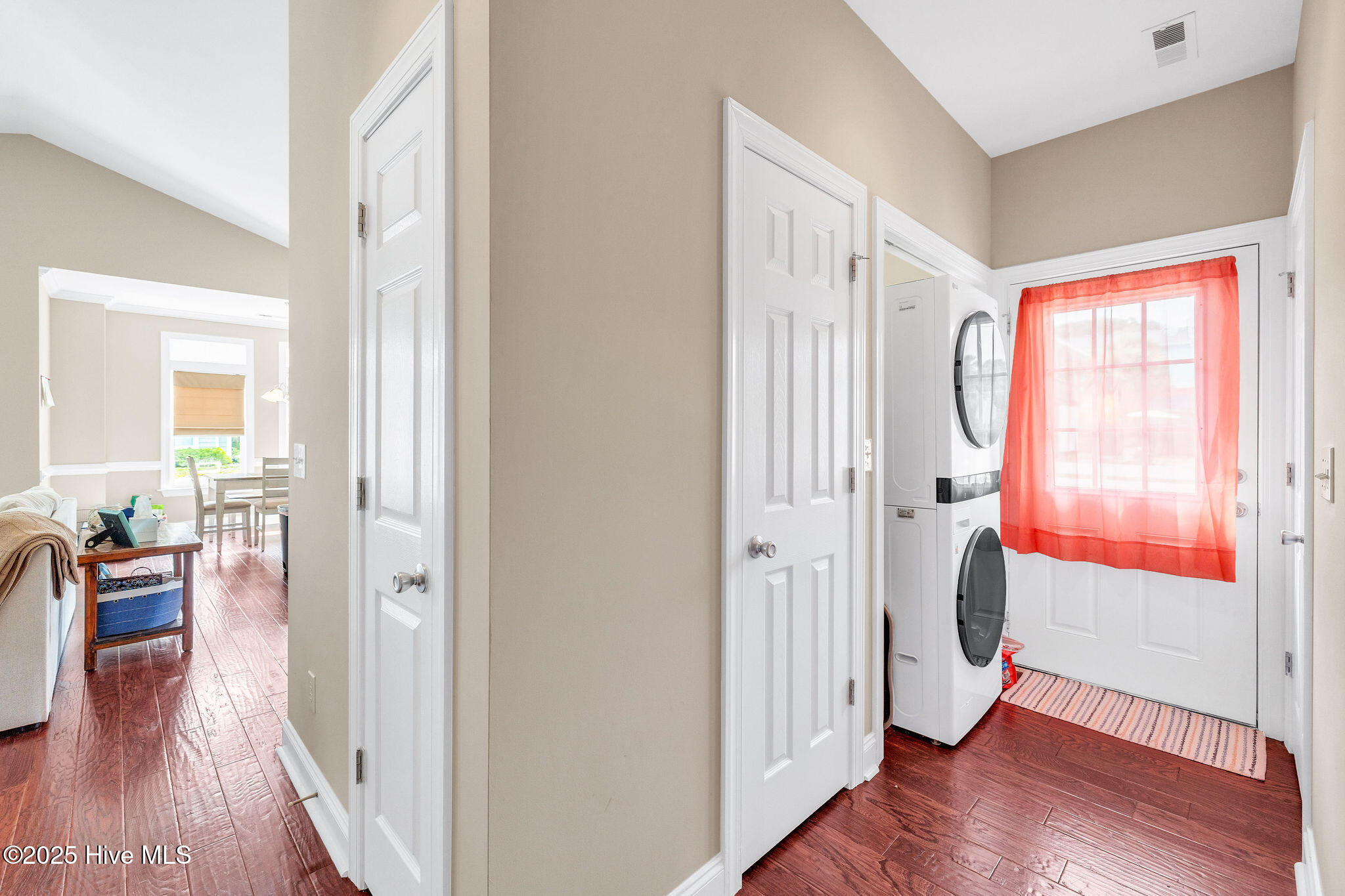 100522781 | Photo 20