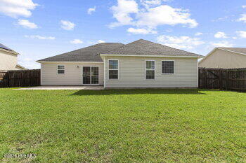 100570281 | Photo 23