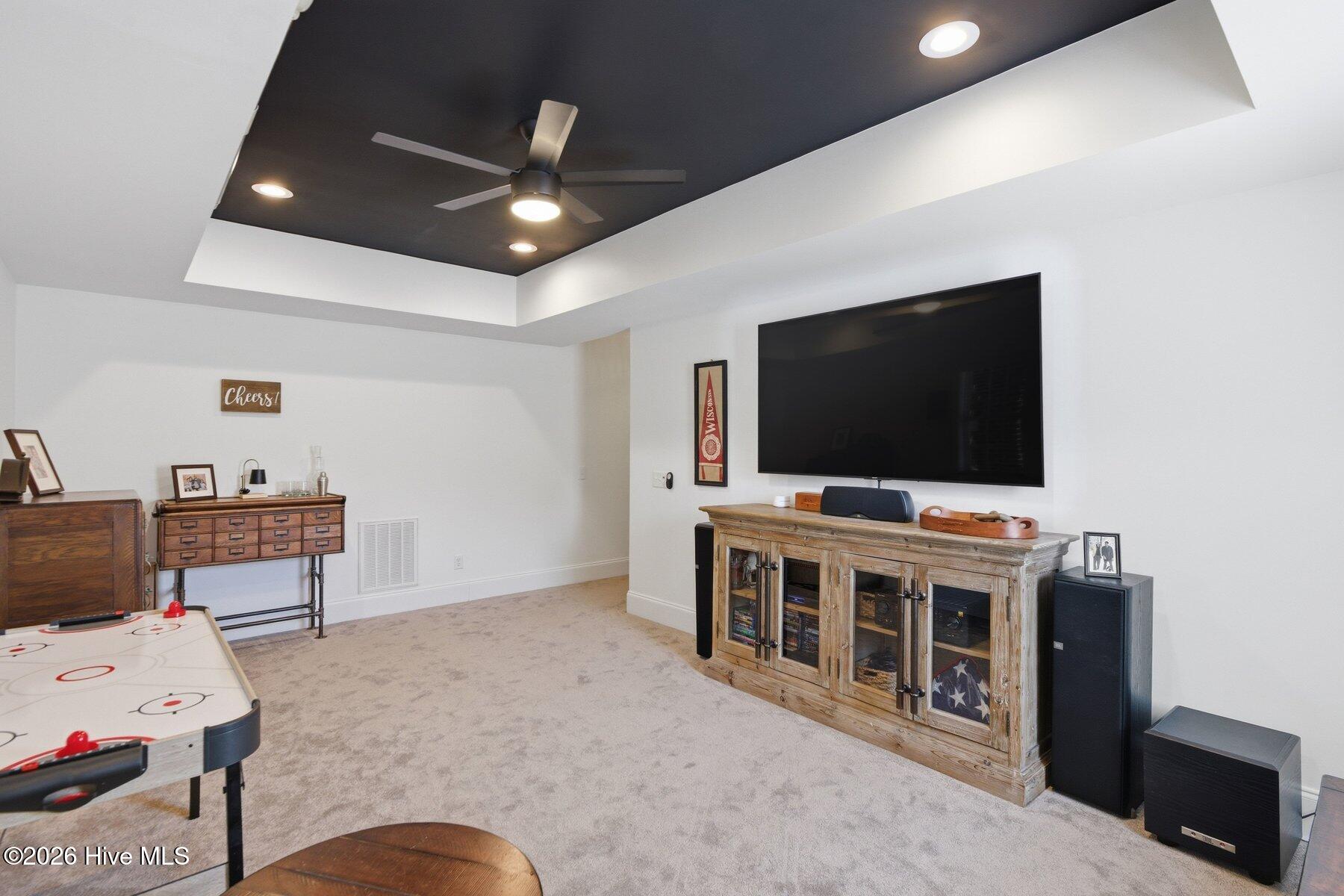 100564034 | Photo 44