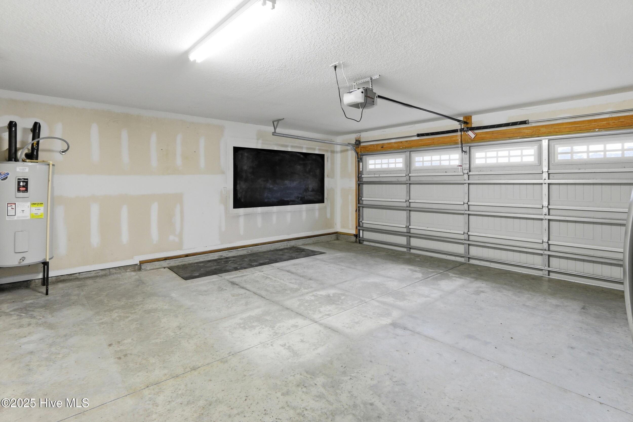 100545601 | Photo 45