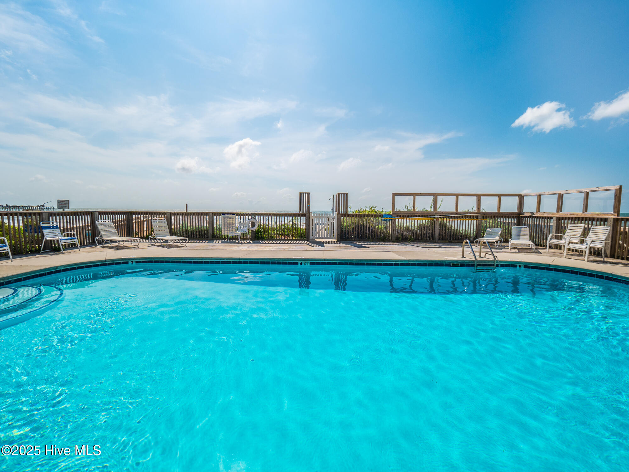 100537355 | Photo 13