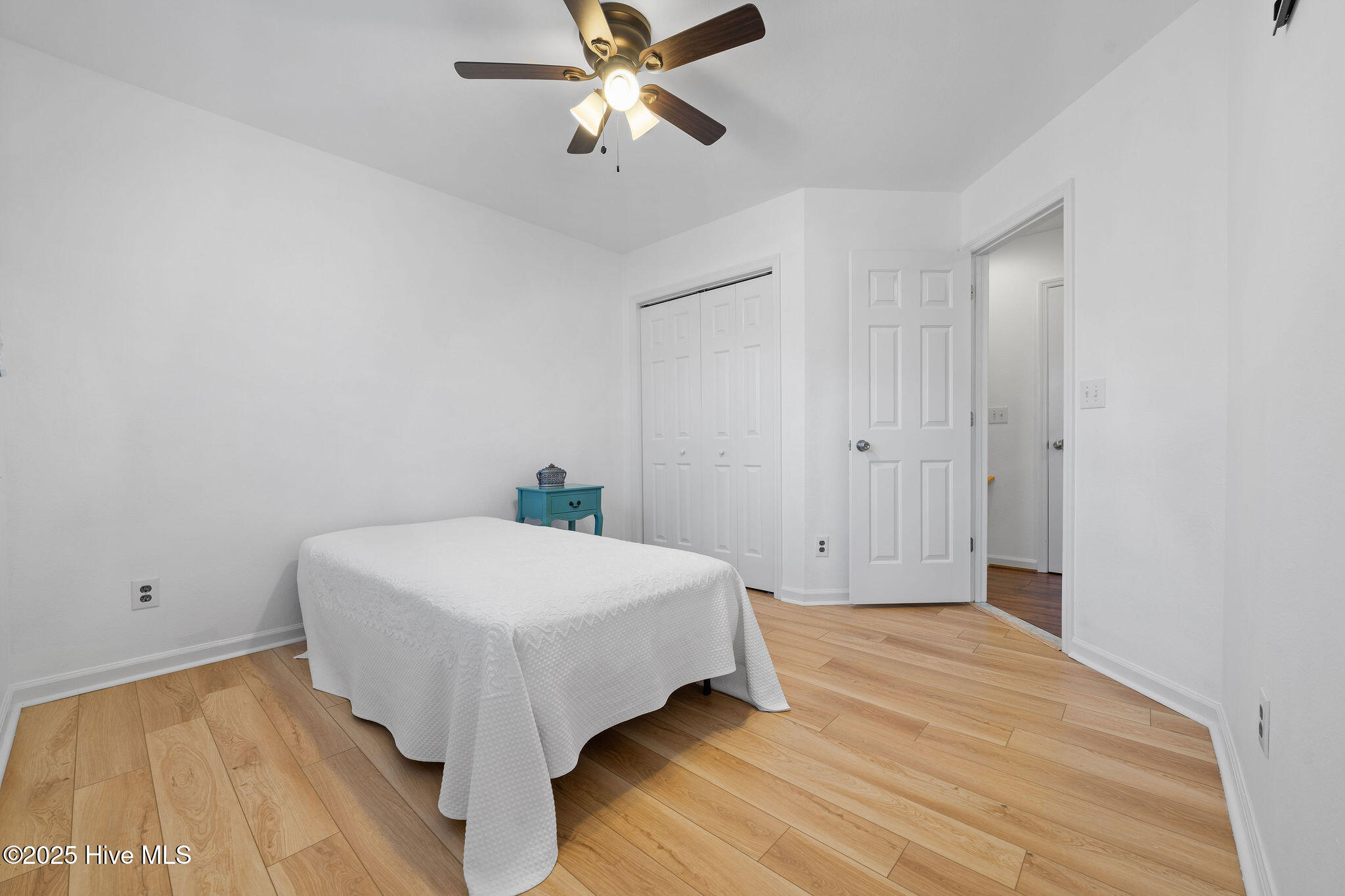 100541401 | Photo 38