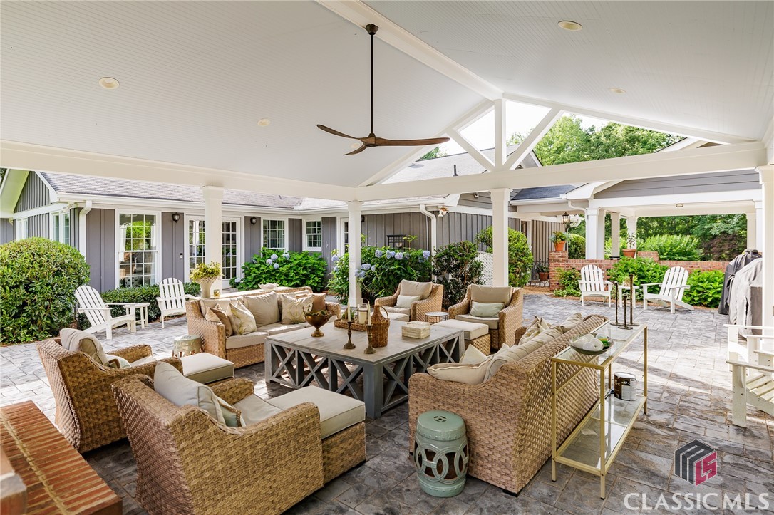 1060 Woodhollow Lane