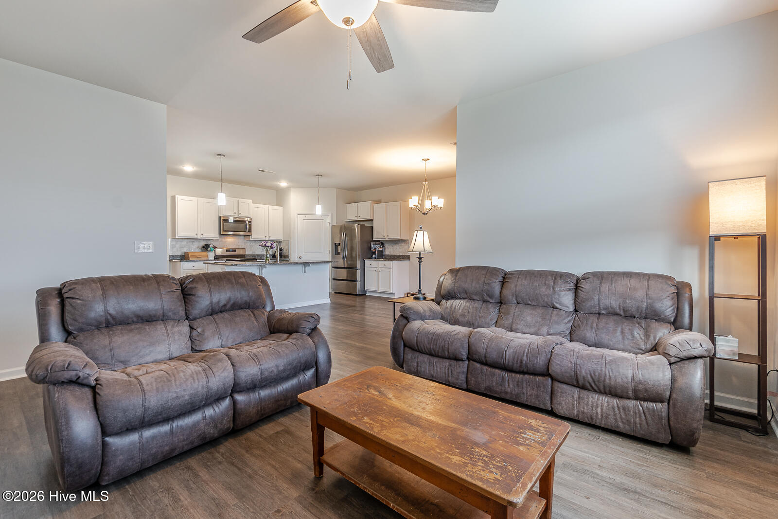 100564968 | Photo 20