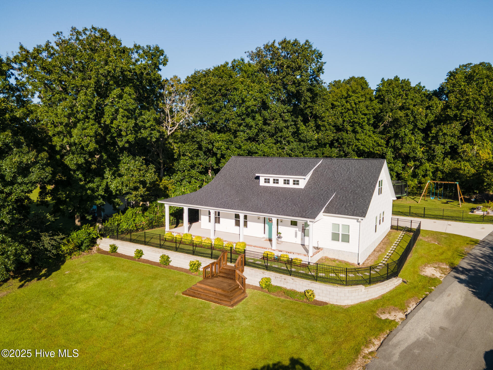 100554078 | Photo 71