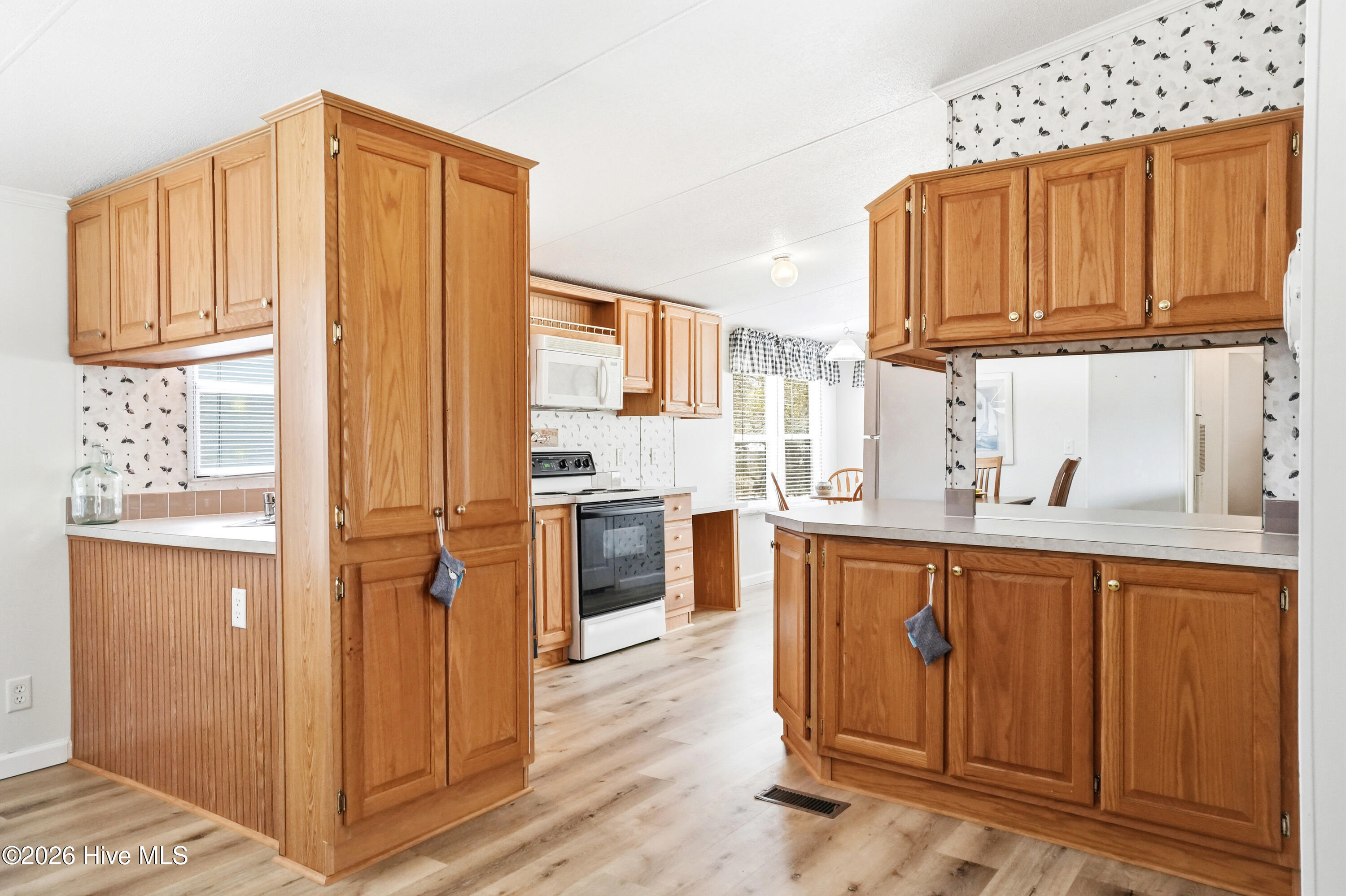 100565641 | Photo 14