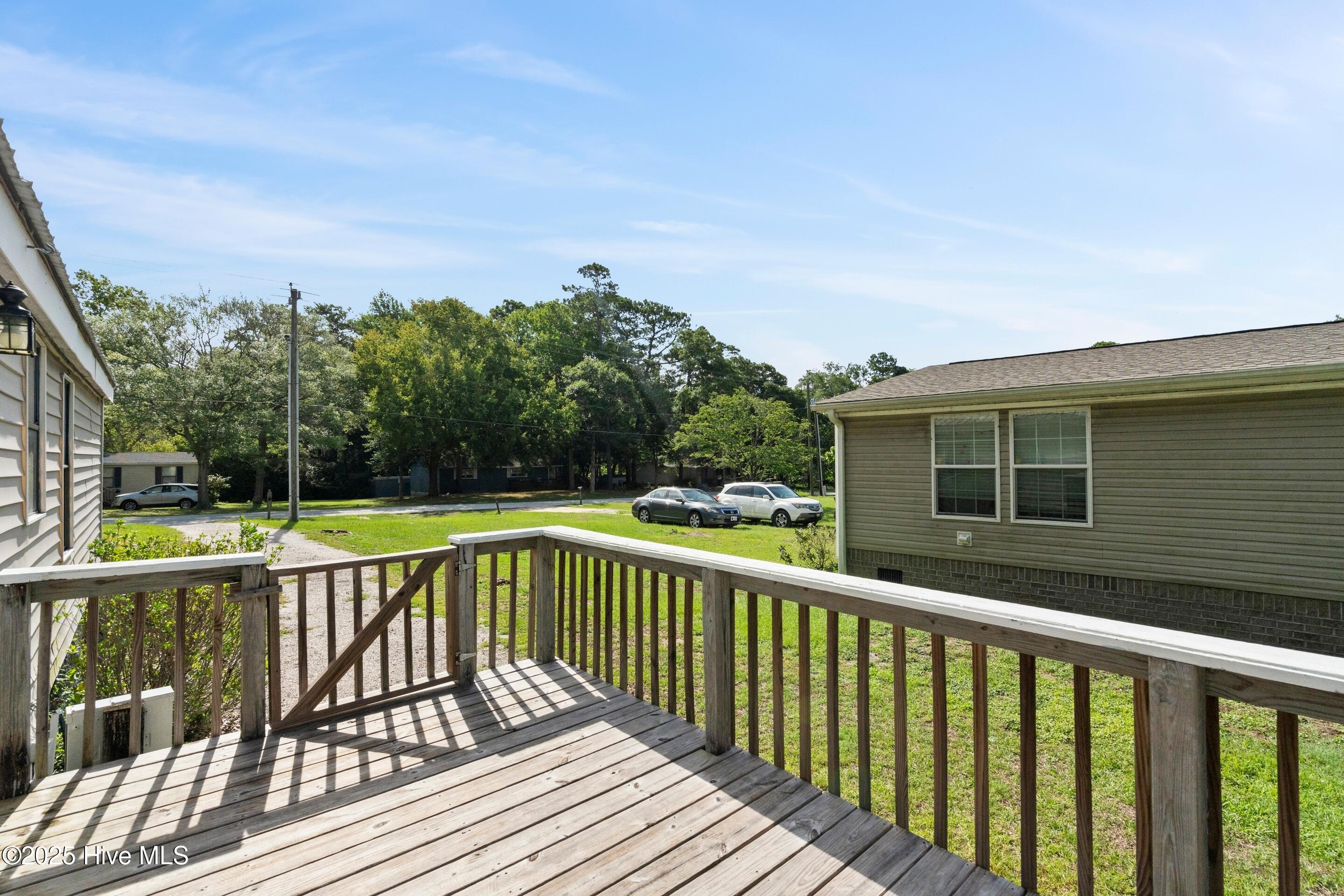 100519886 | Photo 34