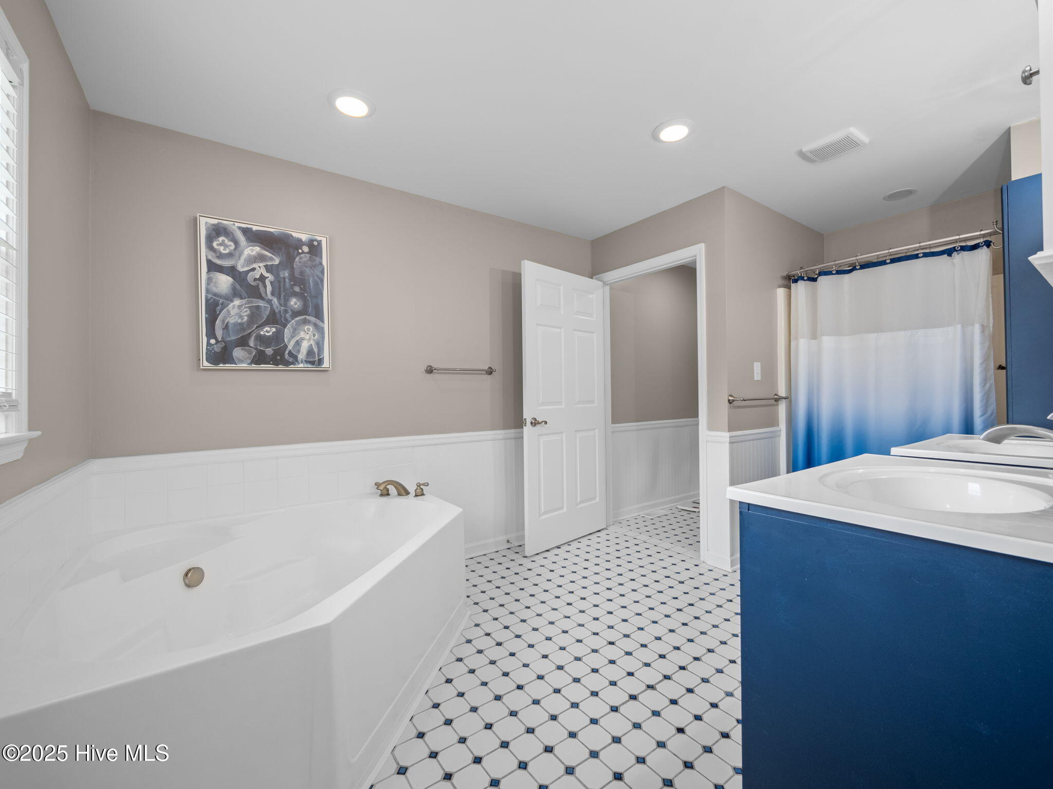 303 Robert Scott Circle, Swansboro, NC 28584 – photo 20: 31-web-or-mls-P8190124
