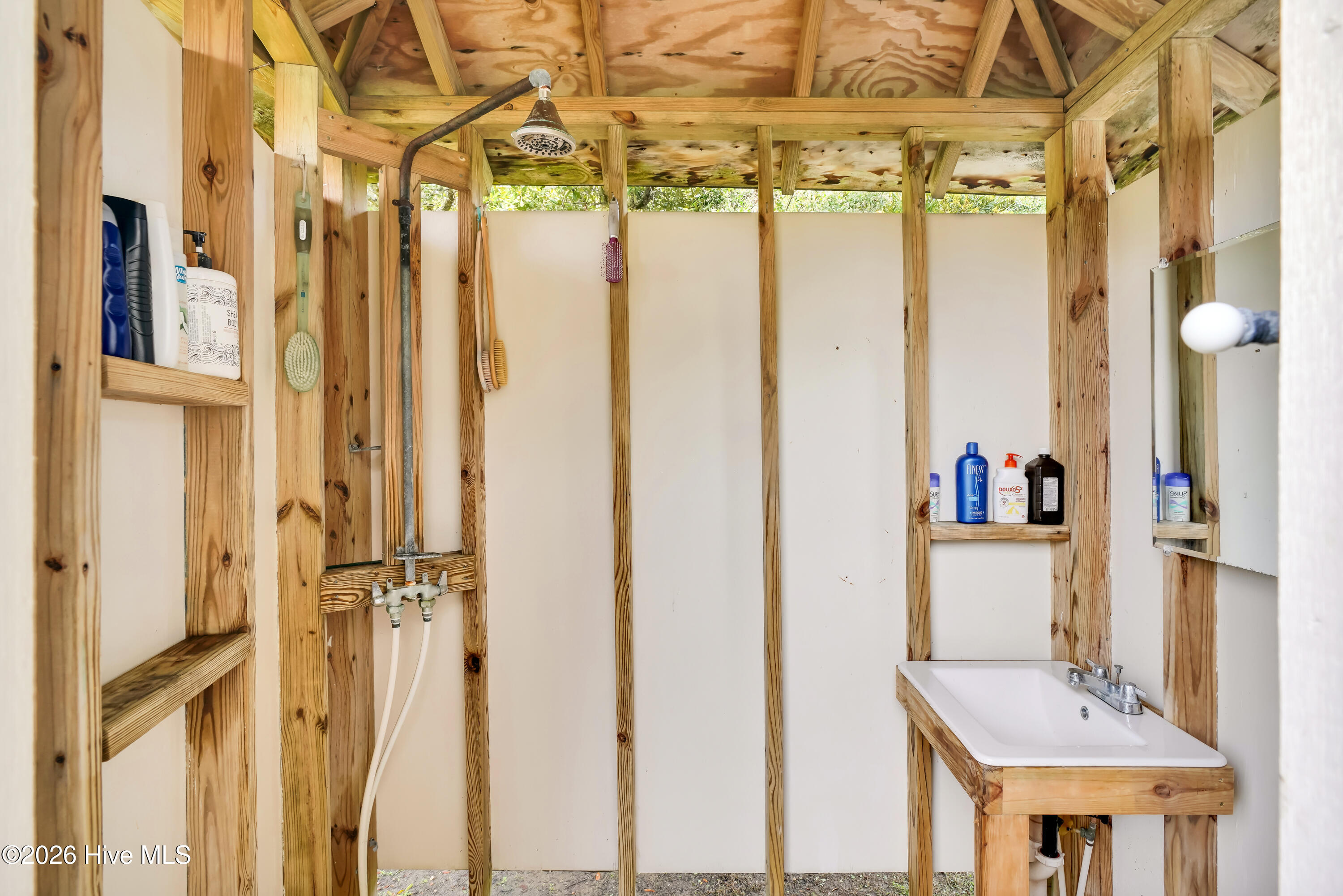 100564861 | Photo 45