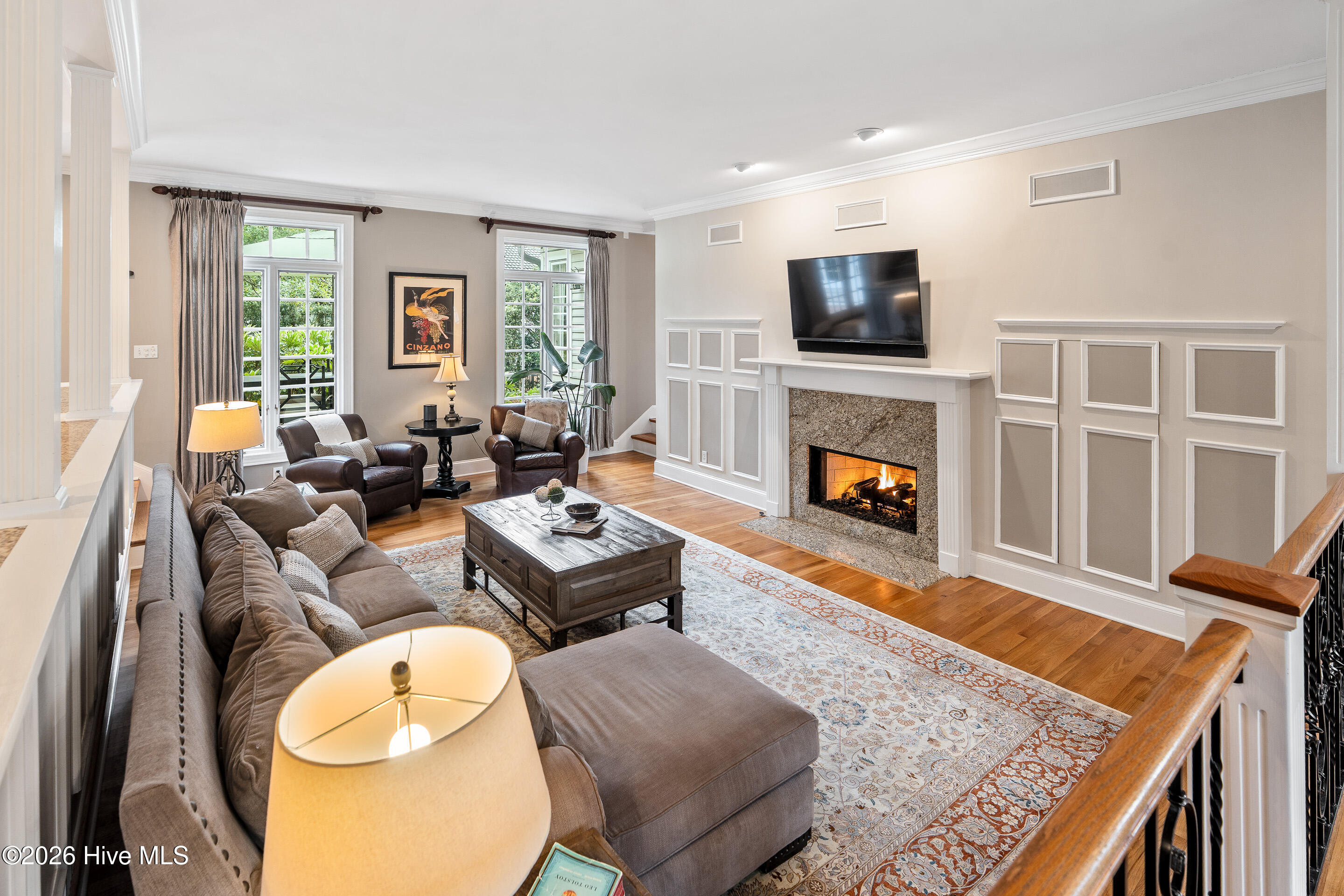 100530857 | Photo 10