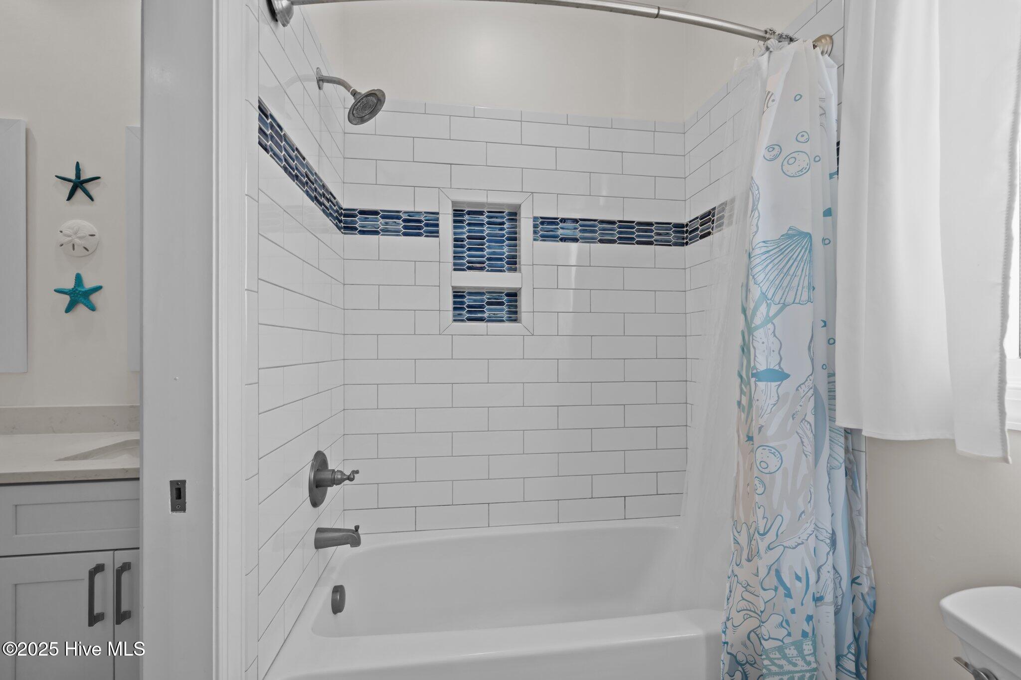 100509194 | Photo 26