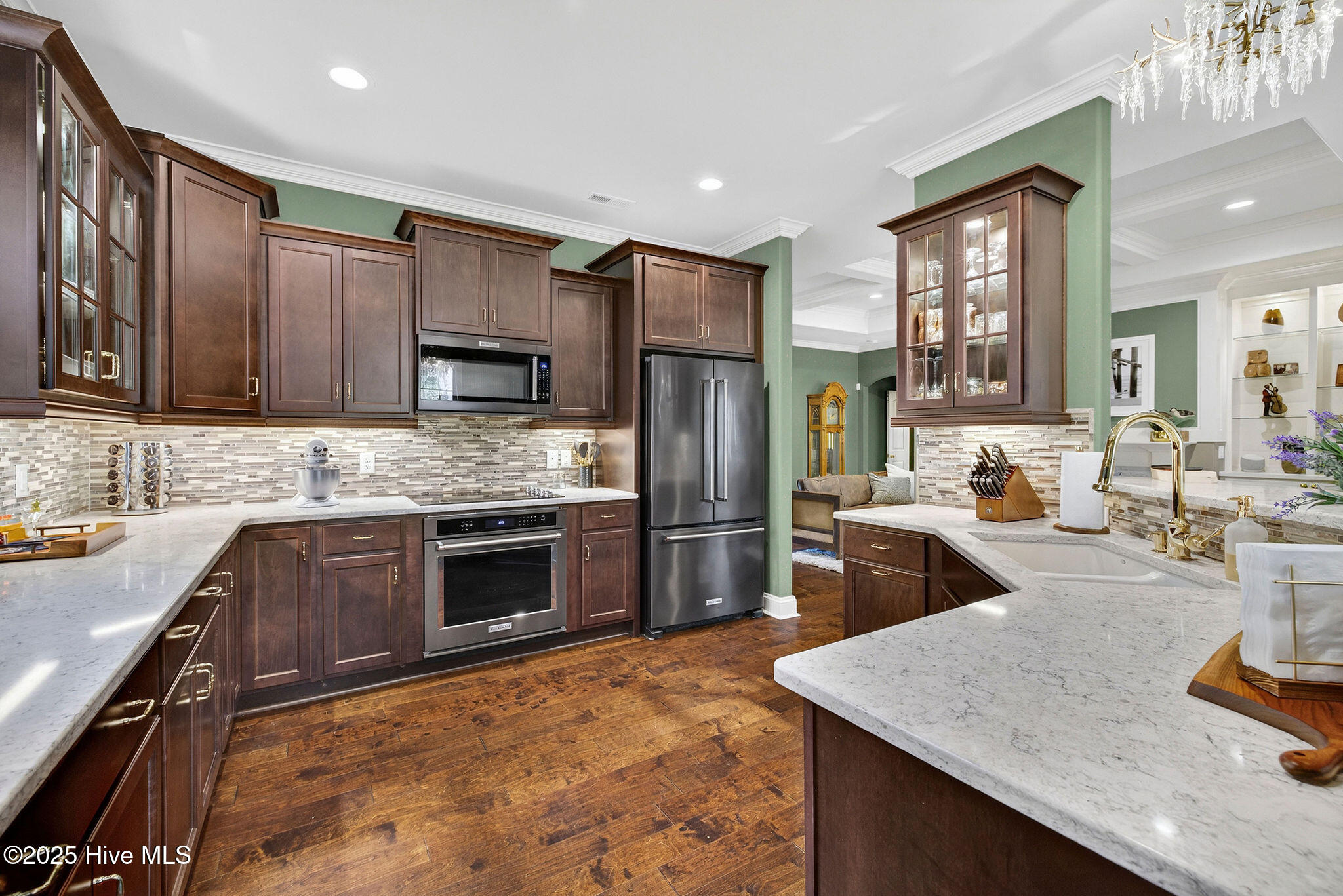 100543133 | Photo 14