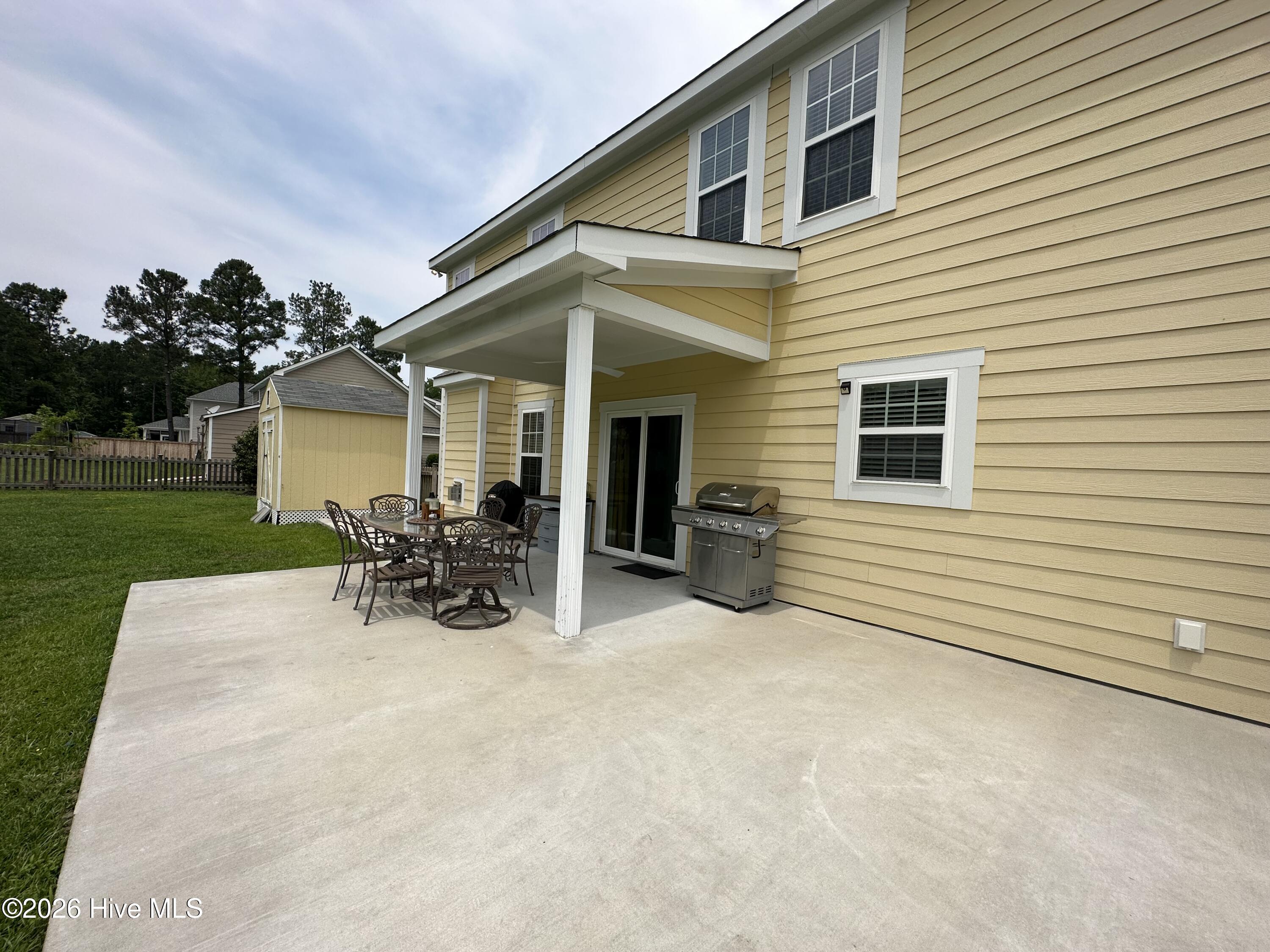 100563138 | Photo 38