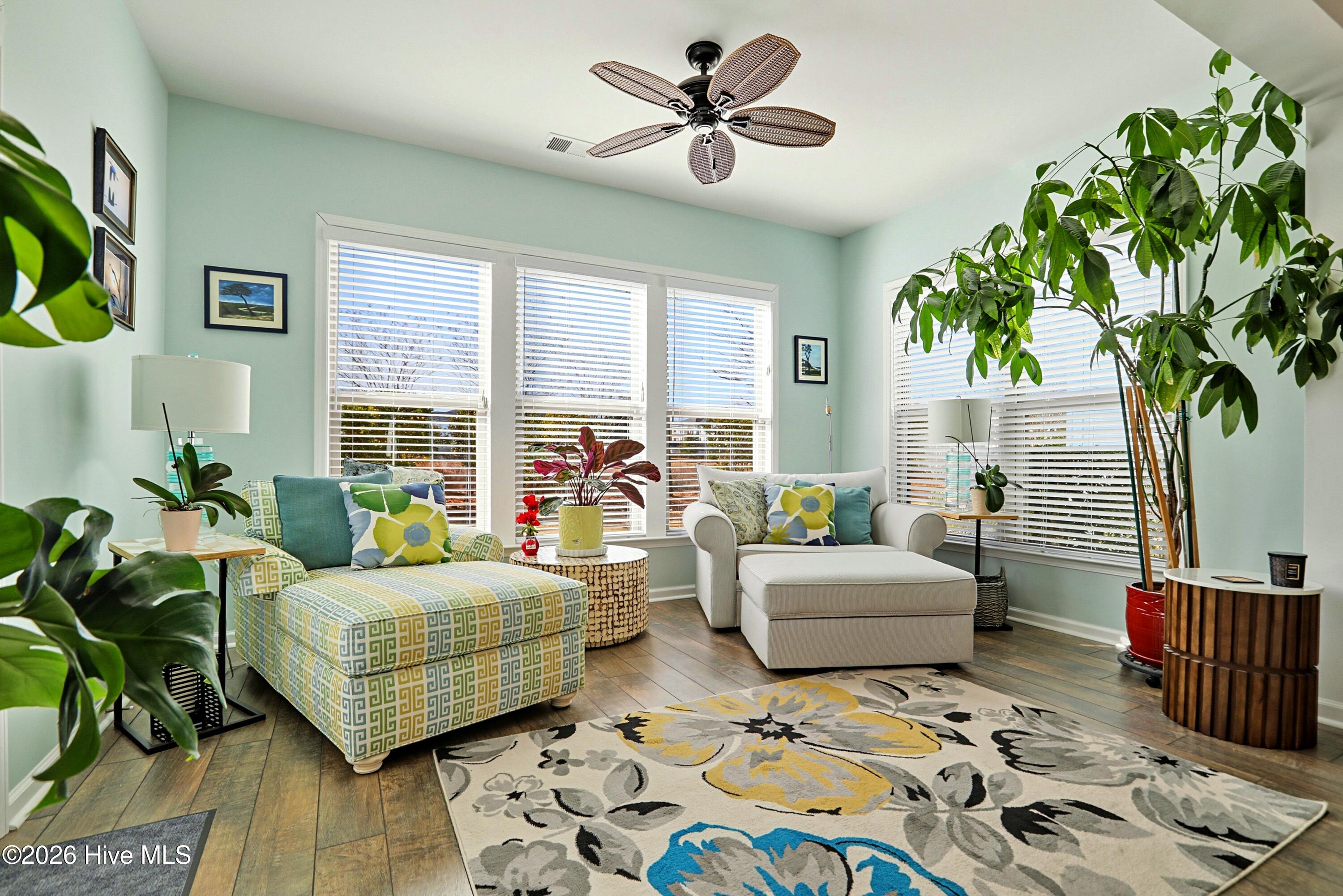 100549696 | Photo 12