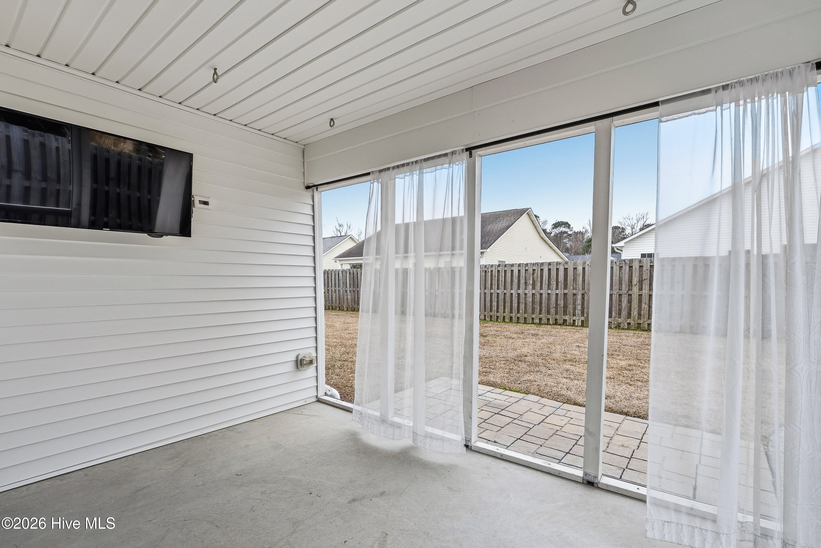 100557566 | Photo 16