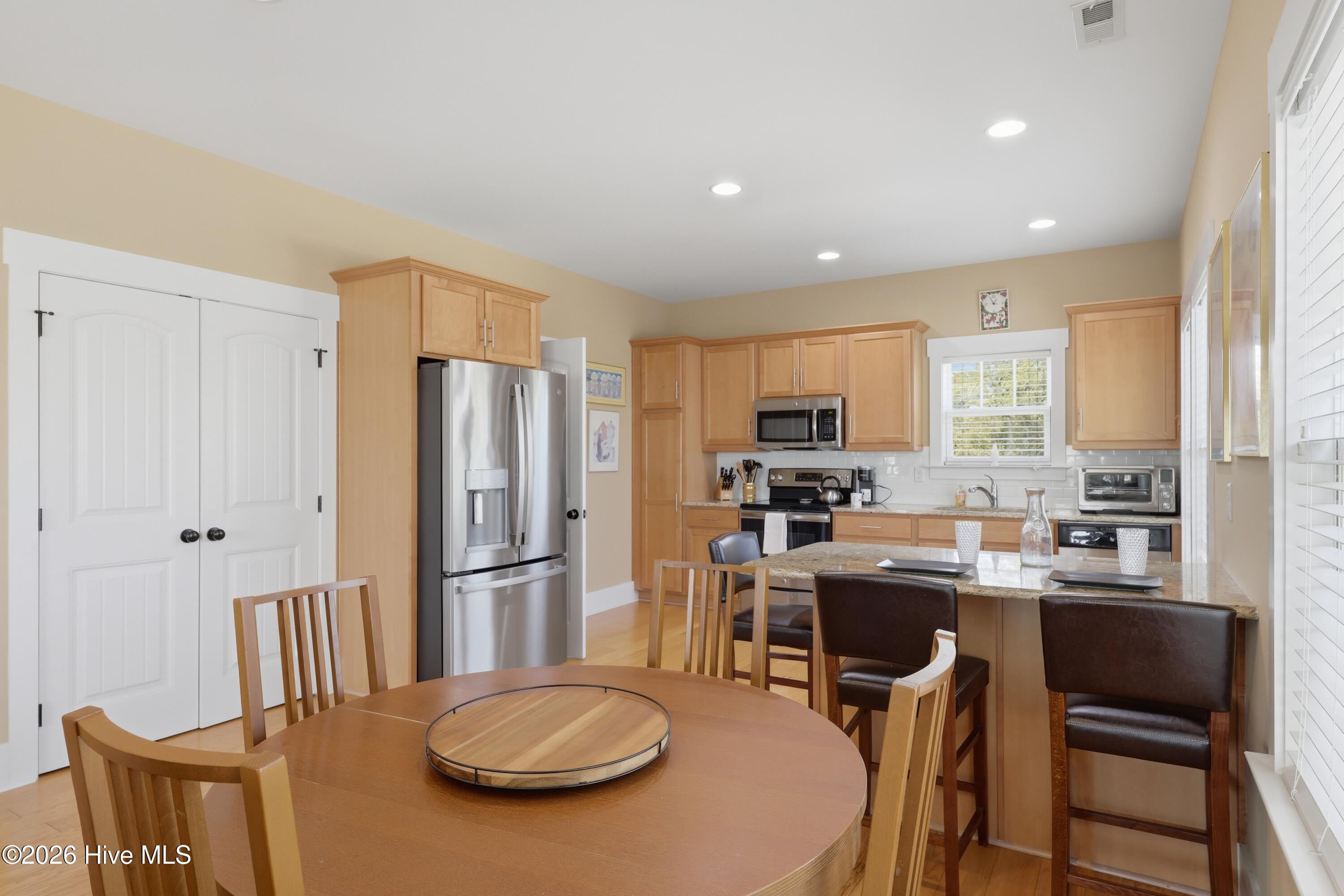 100566755 | Photo 19