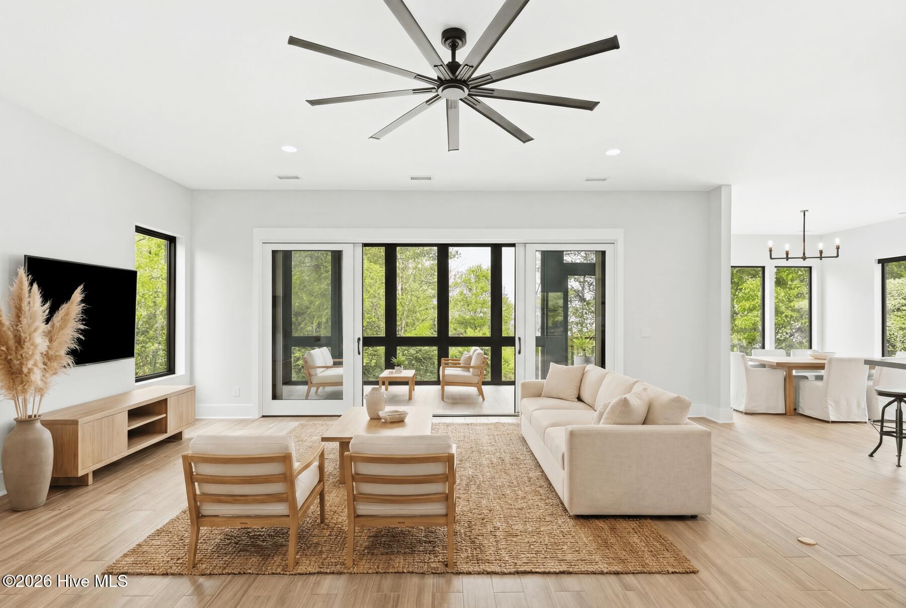 100566694 | Photo 20