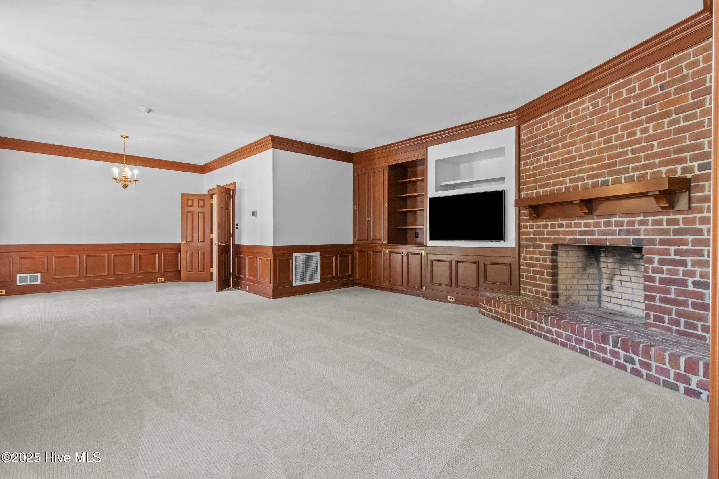 100537664 | Photo 23