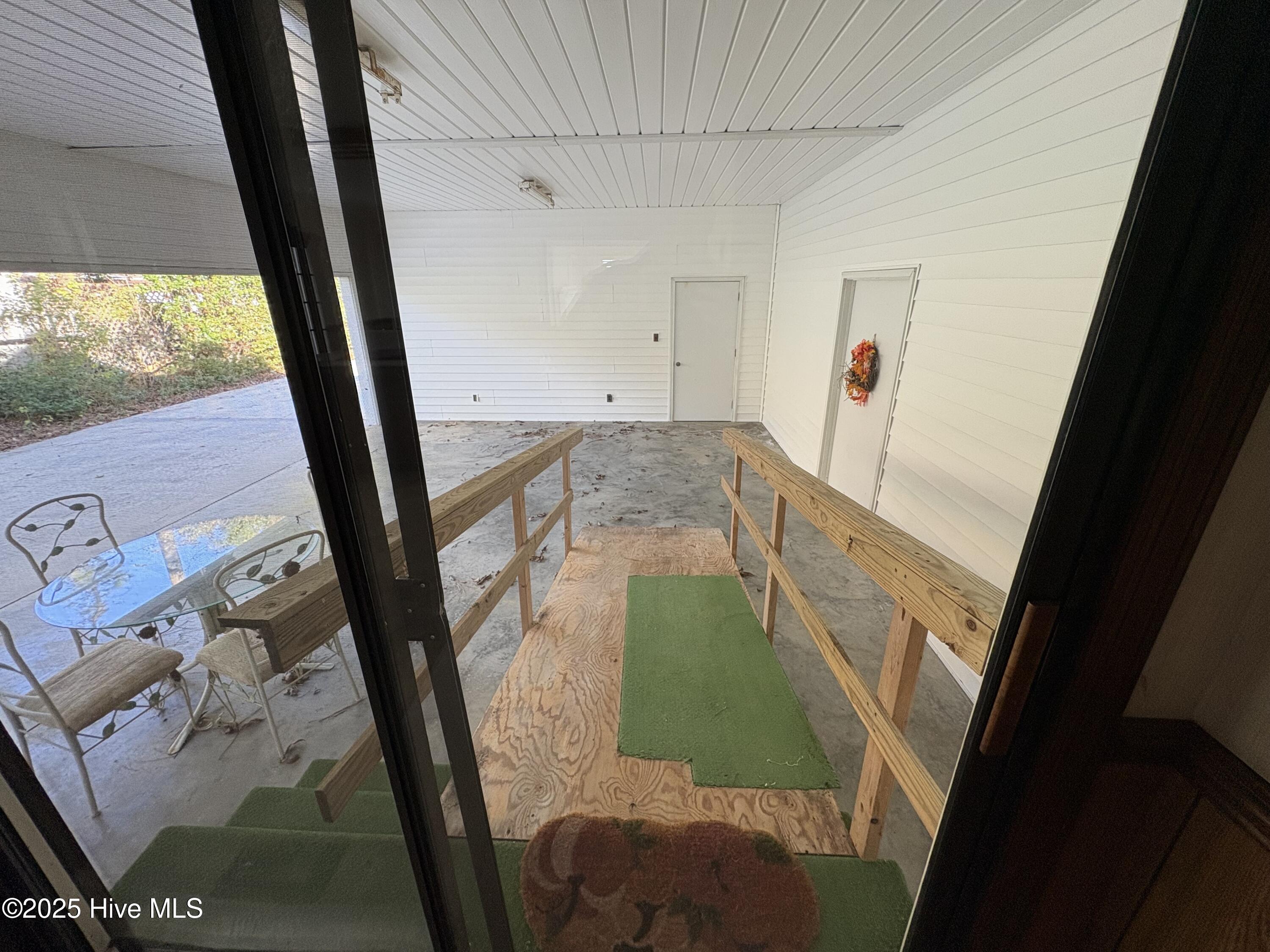 100544908 | Photo 12