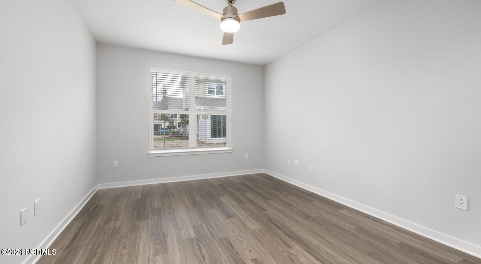 100543618 | Photo 12