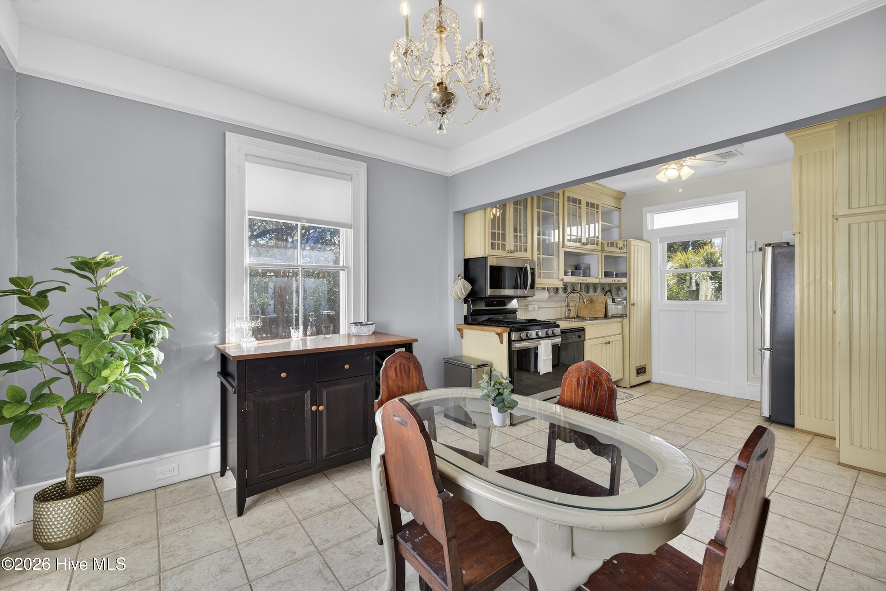 100555713 | Photo 38